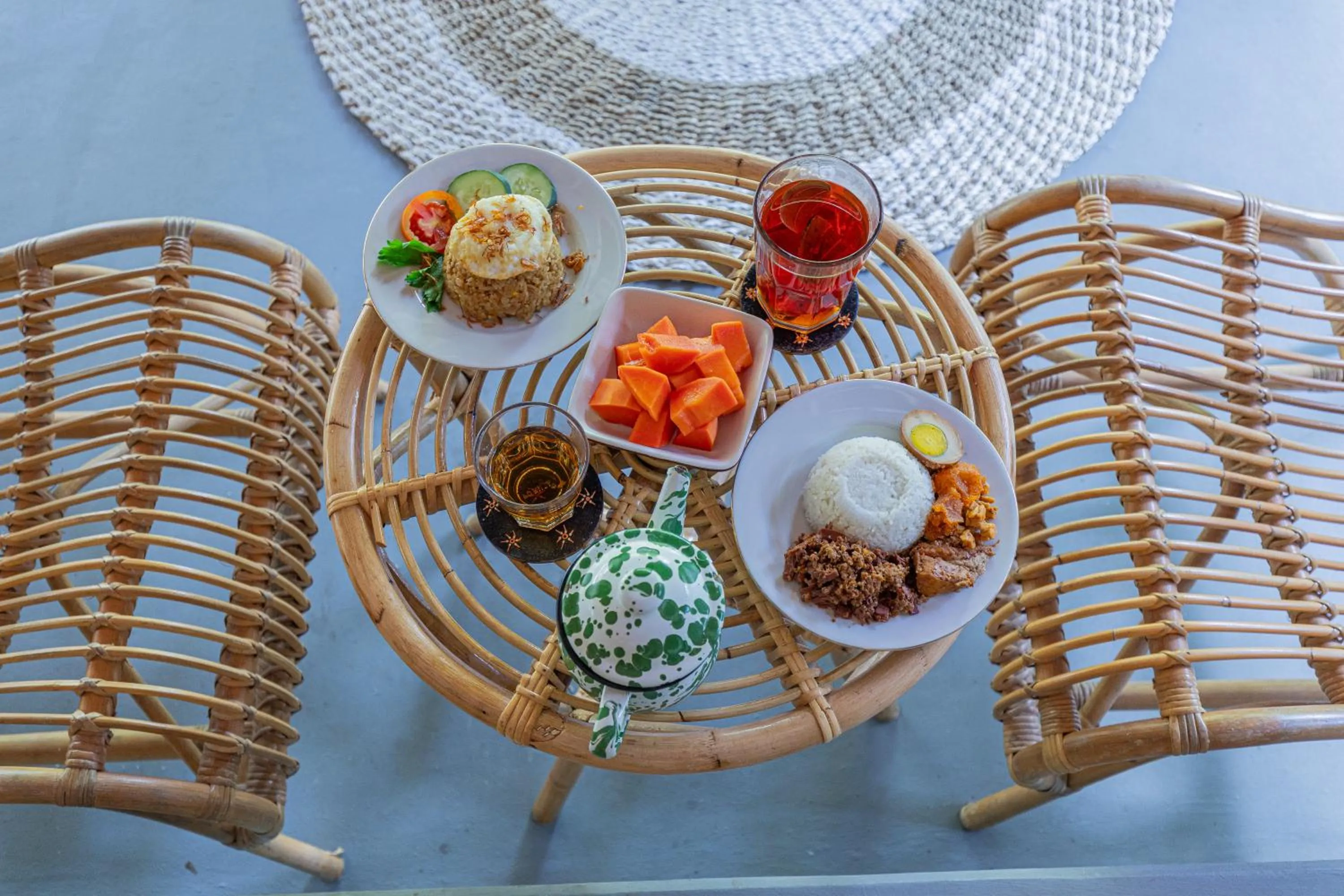 Food and drinks in Yukke Tembi Homestay