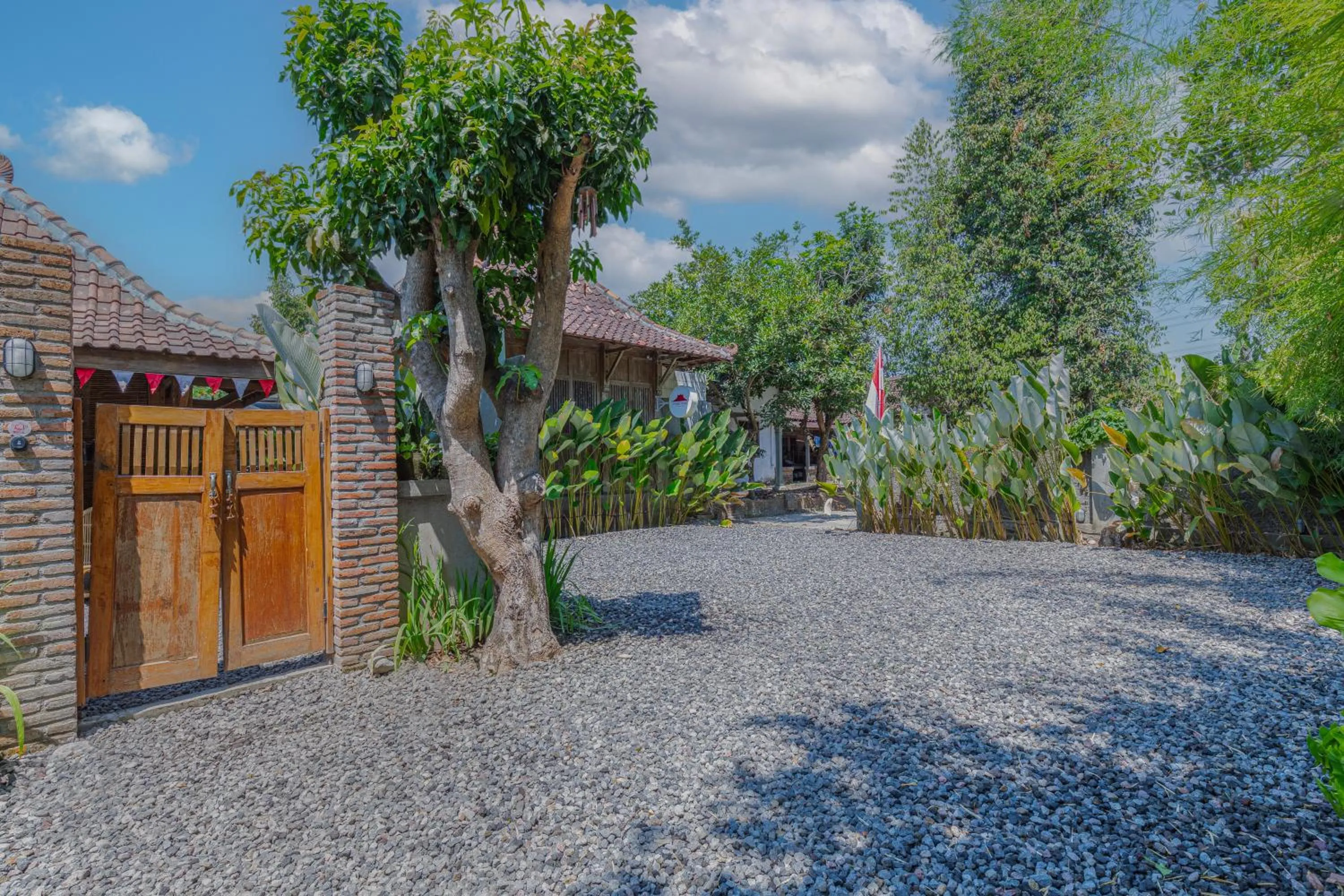 Property building in Yukke Tembi Homestay