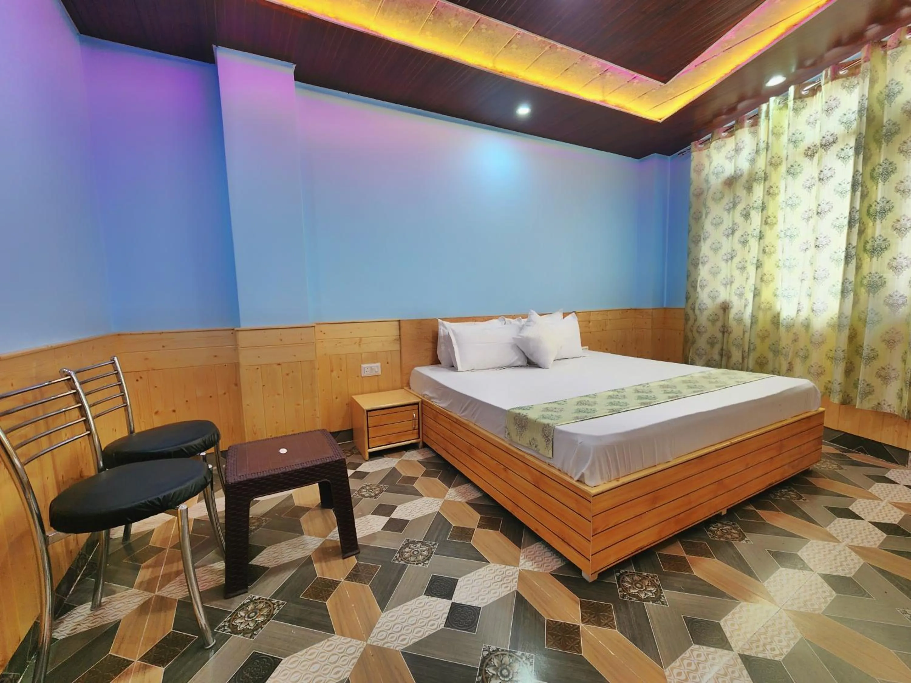 Bed in Mountain Mist Shimla