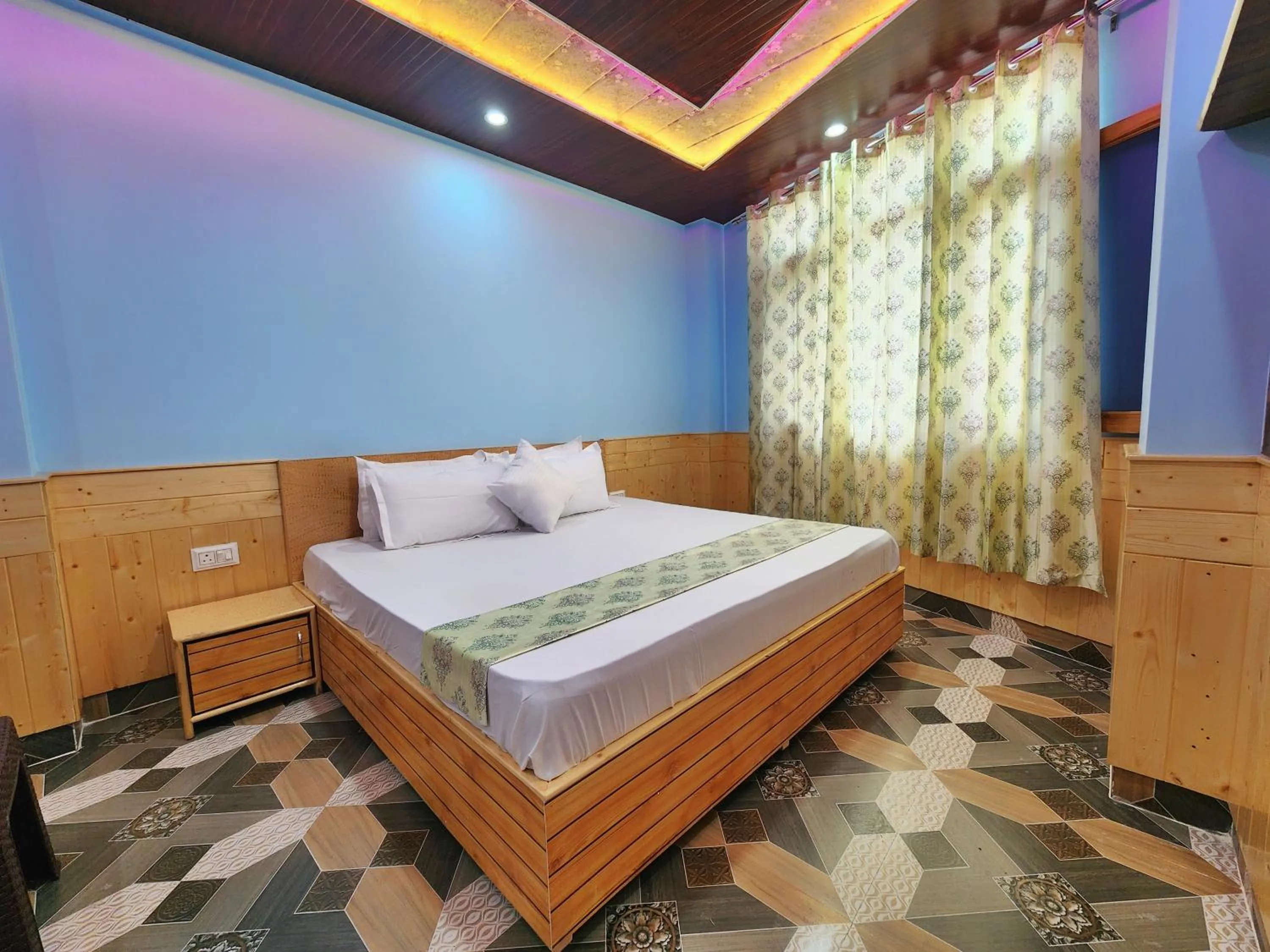 Bed in Mountain Mist Shimla