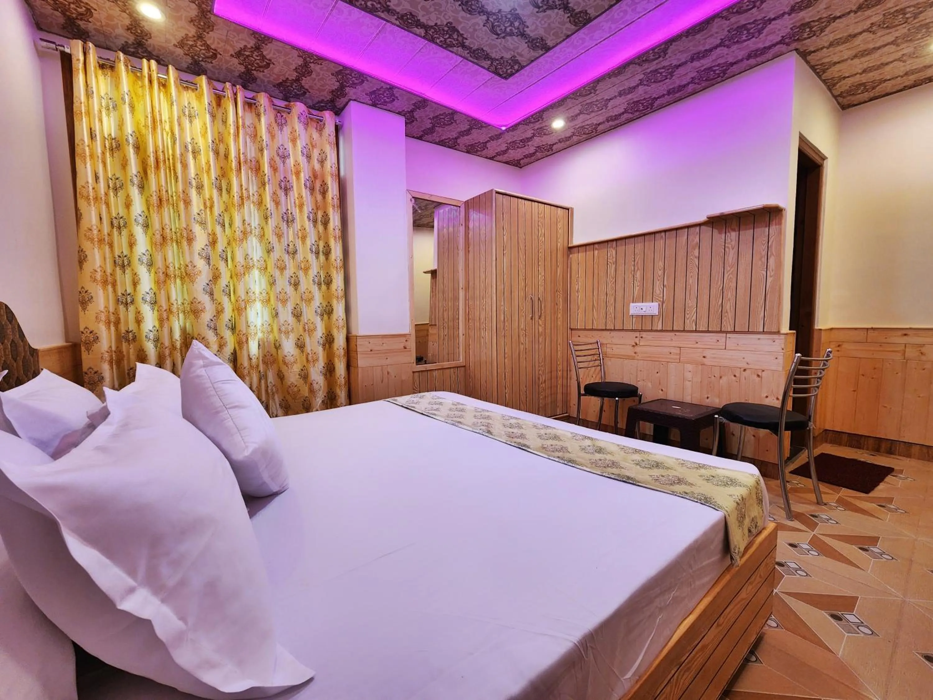 Bed in Mountain Mist Shimla