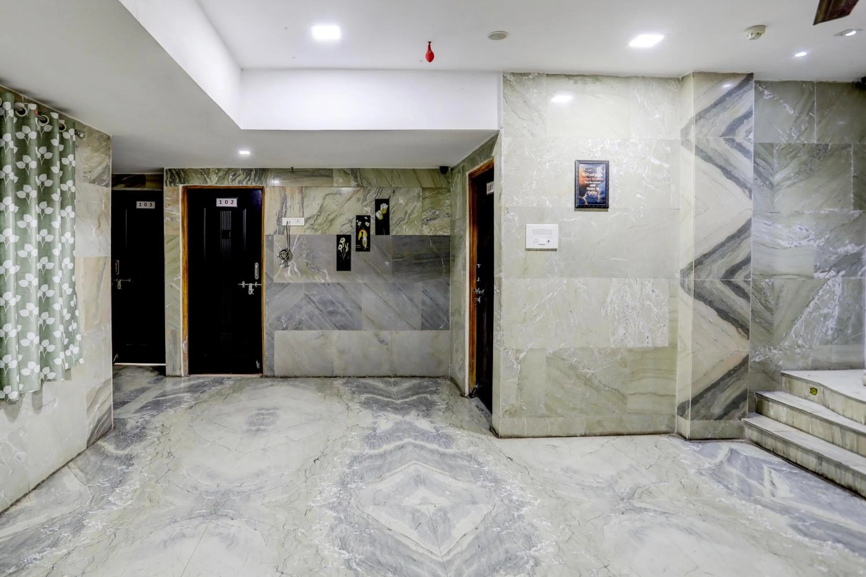 Lobby or reception in Hotel O DREAMZZ INN