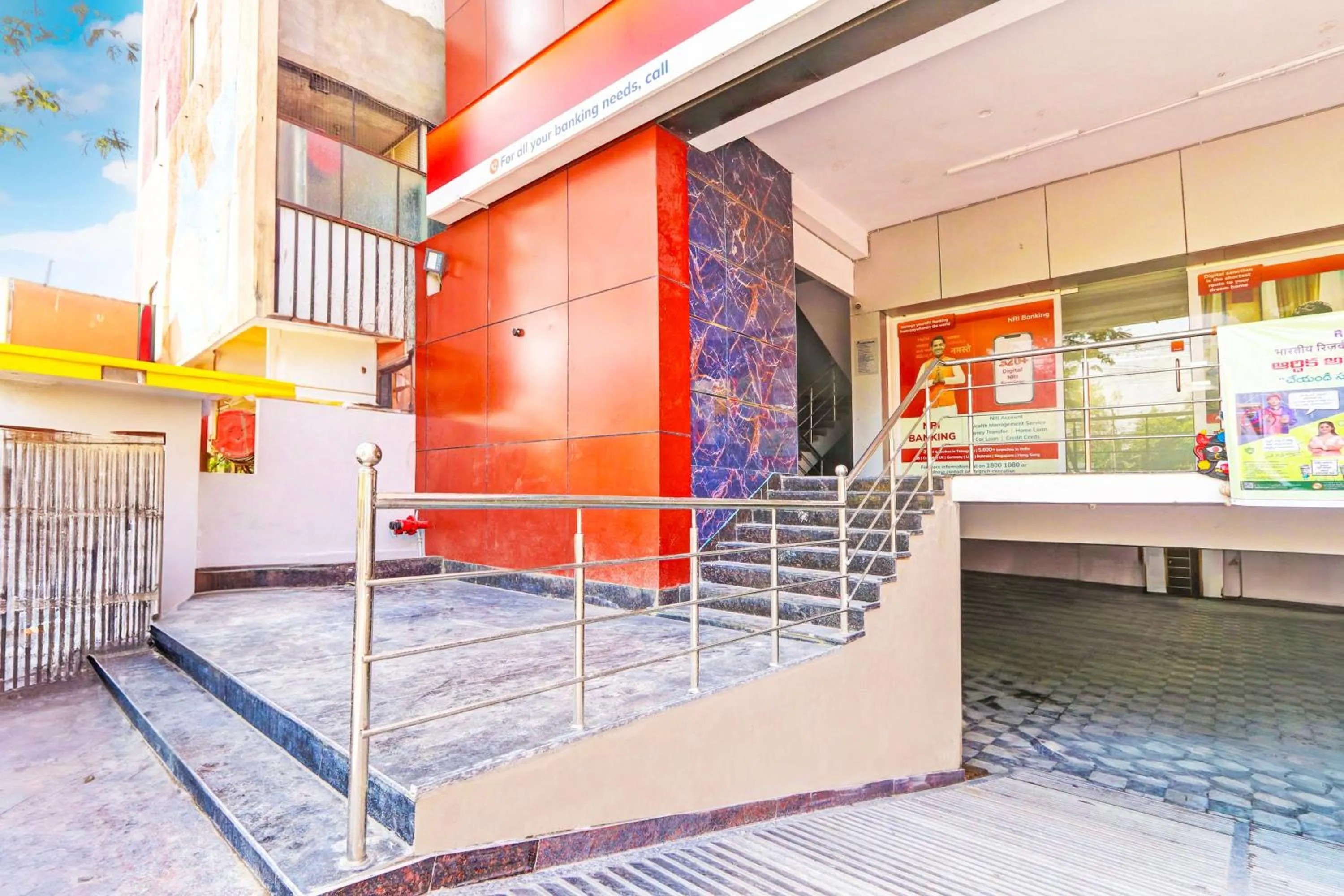 Facade/entrance in HOTEL O R SQUARE