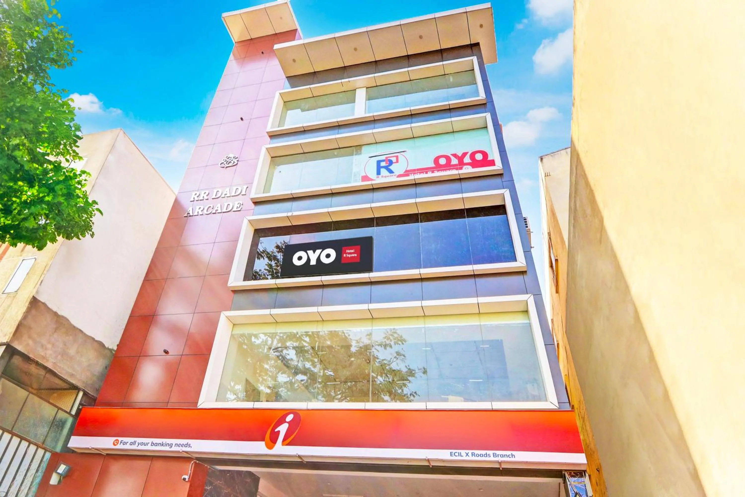 Facade/entrance in HOTEL O R SQUARE