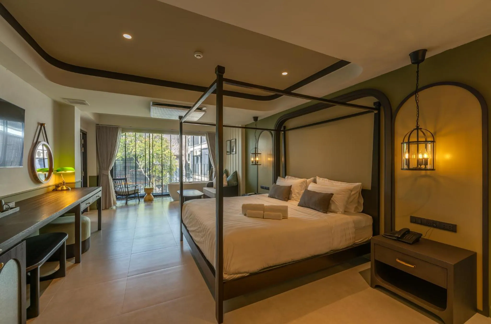 Photo of the whole room, Bed in Shamrock Chiangmai Hotel-Adult Only