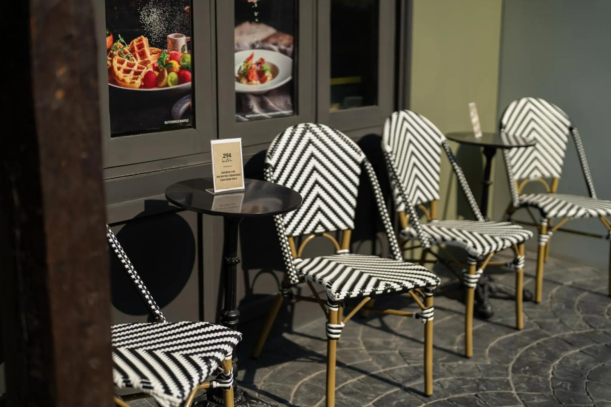 Restaurant/places to eat in Shamrock Chiangmai Hotel-Adult Only