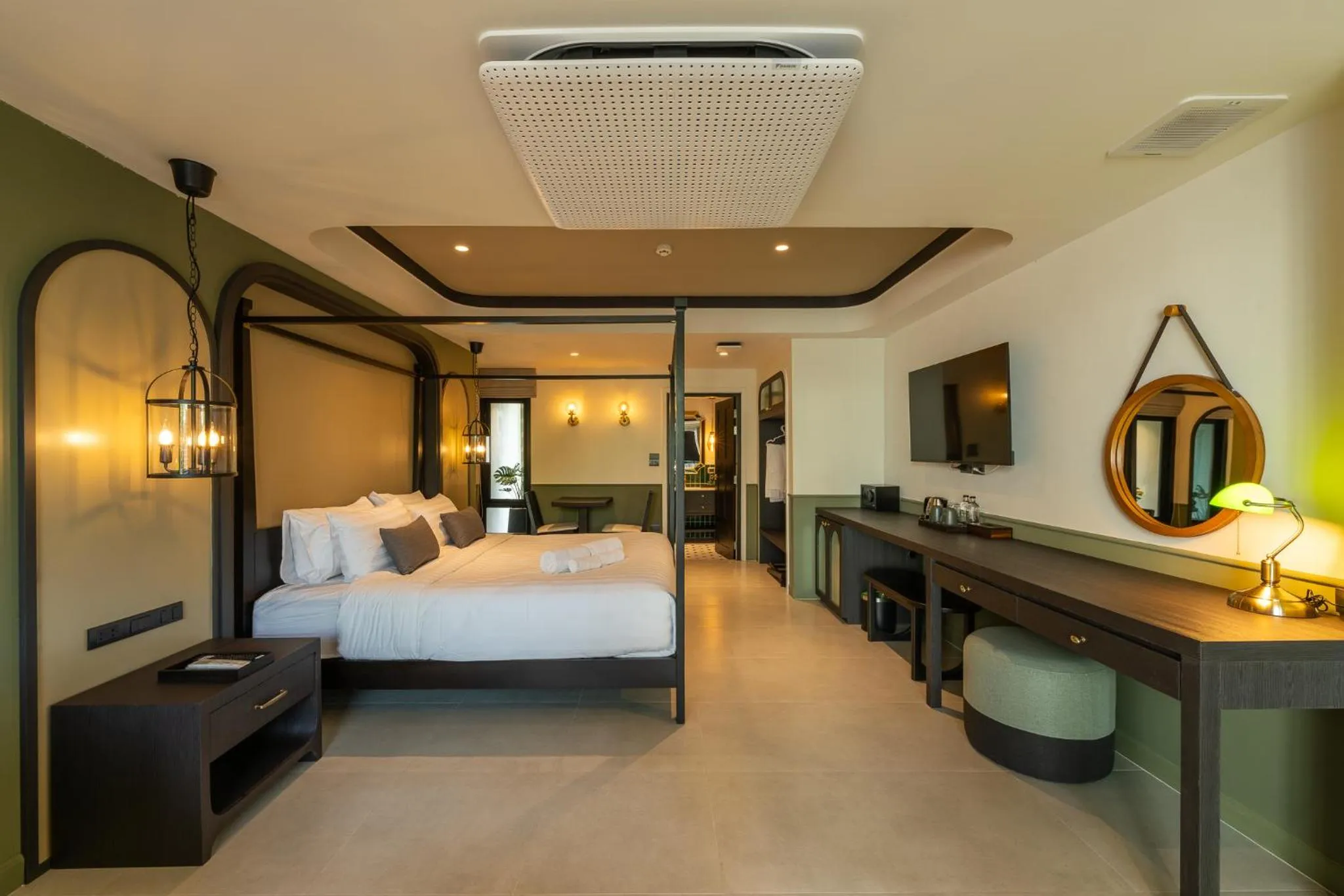 Photo of the whole room, Bed in Shamrock Chiangmai Hotel-Adult Only