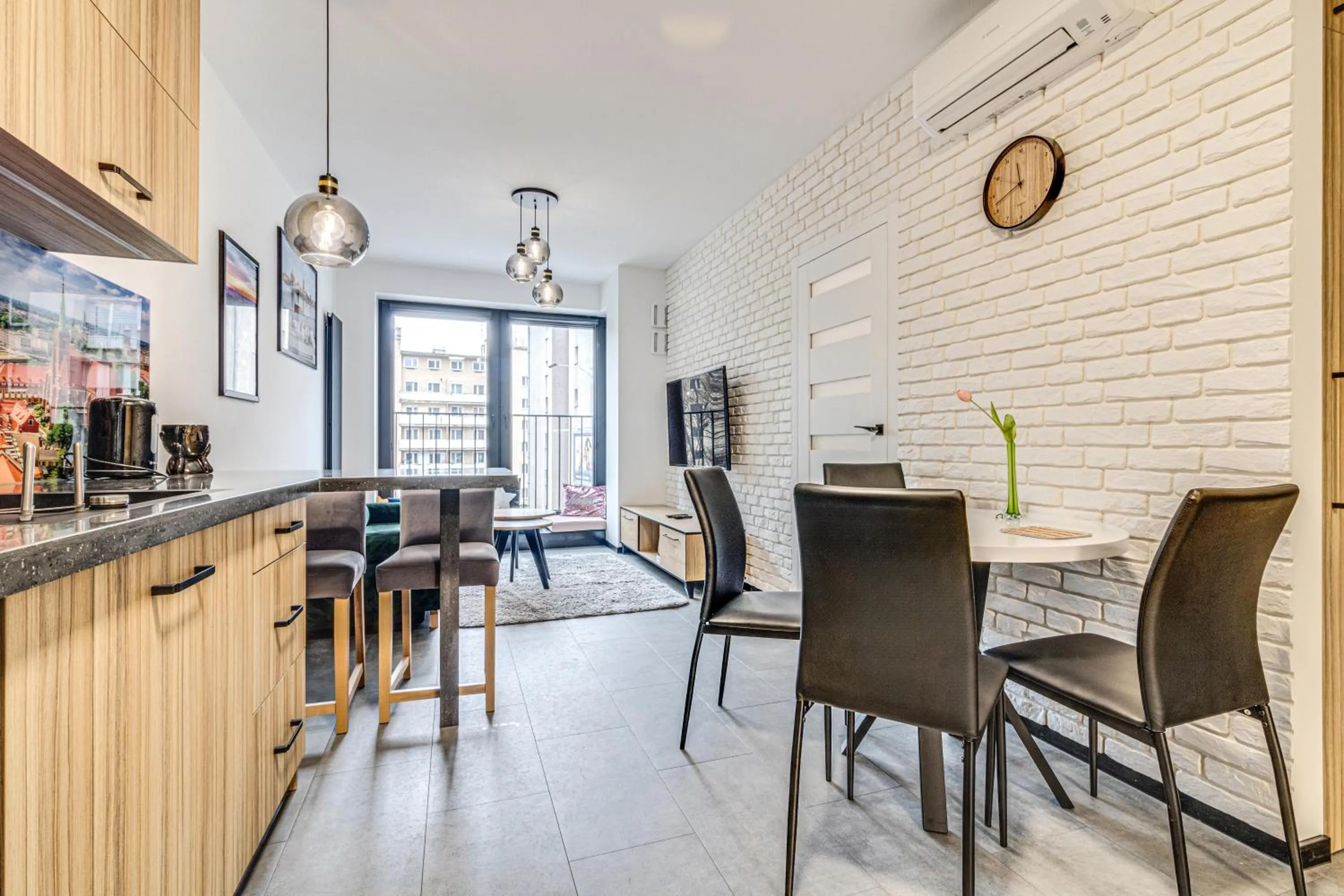 Kitchen or kitchenette in RentPlanet - Apartament Wyszyńskiego