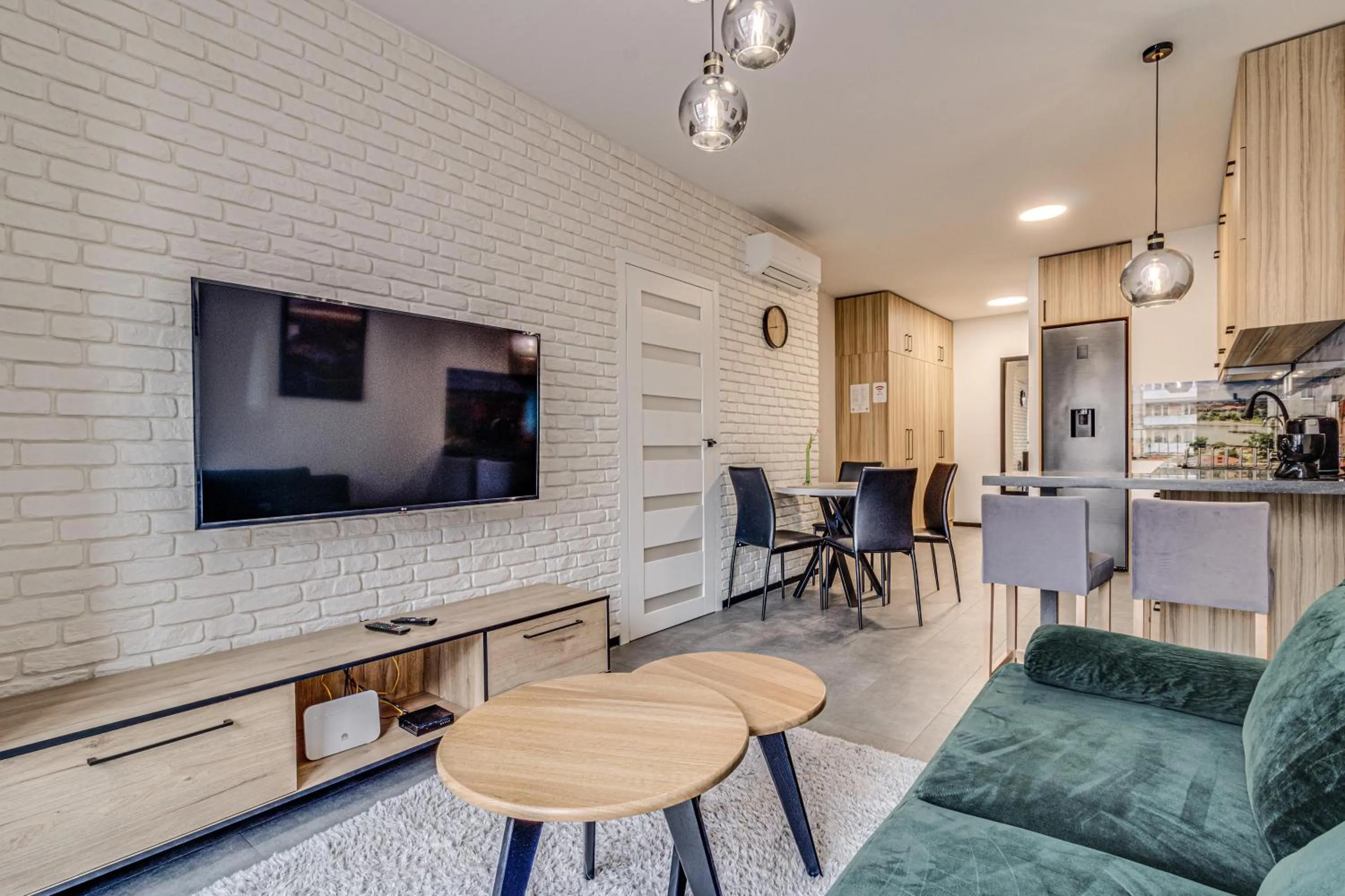 TV and multimedia in RentPlanet - Apartament Wyszyńskiego