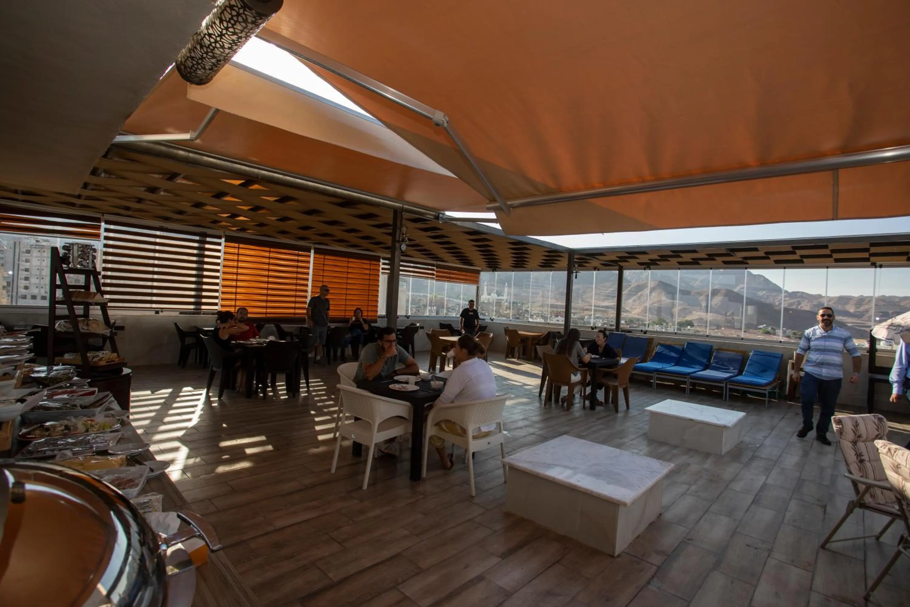 Restaurant/places to eat in Alena Boutique Hotel