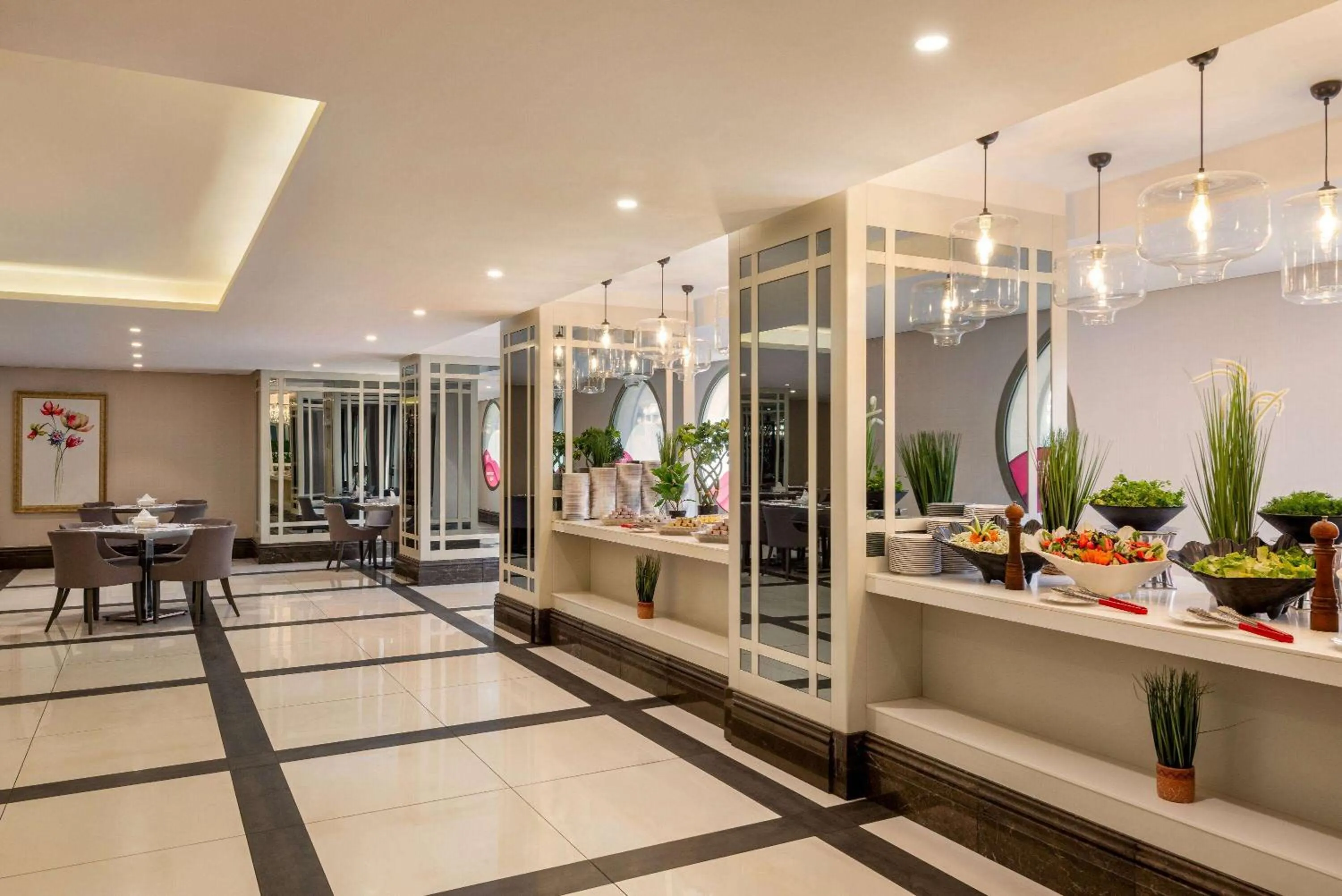 Restaurant/places to eat in Ramada by Wyndham Makkah Zad Al Tayseer