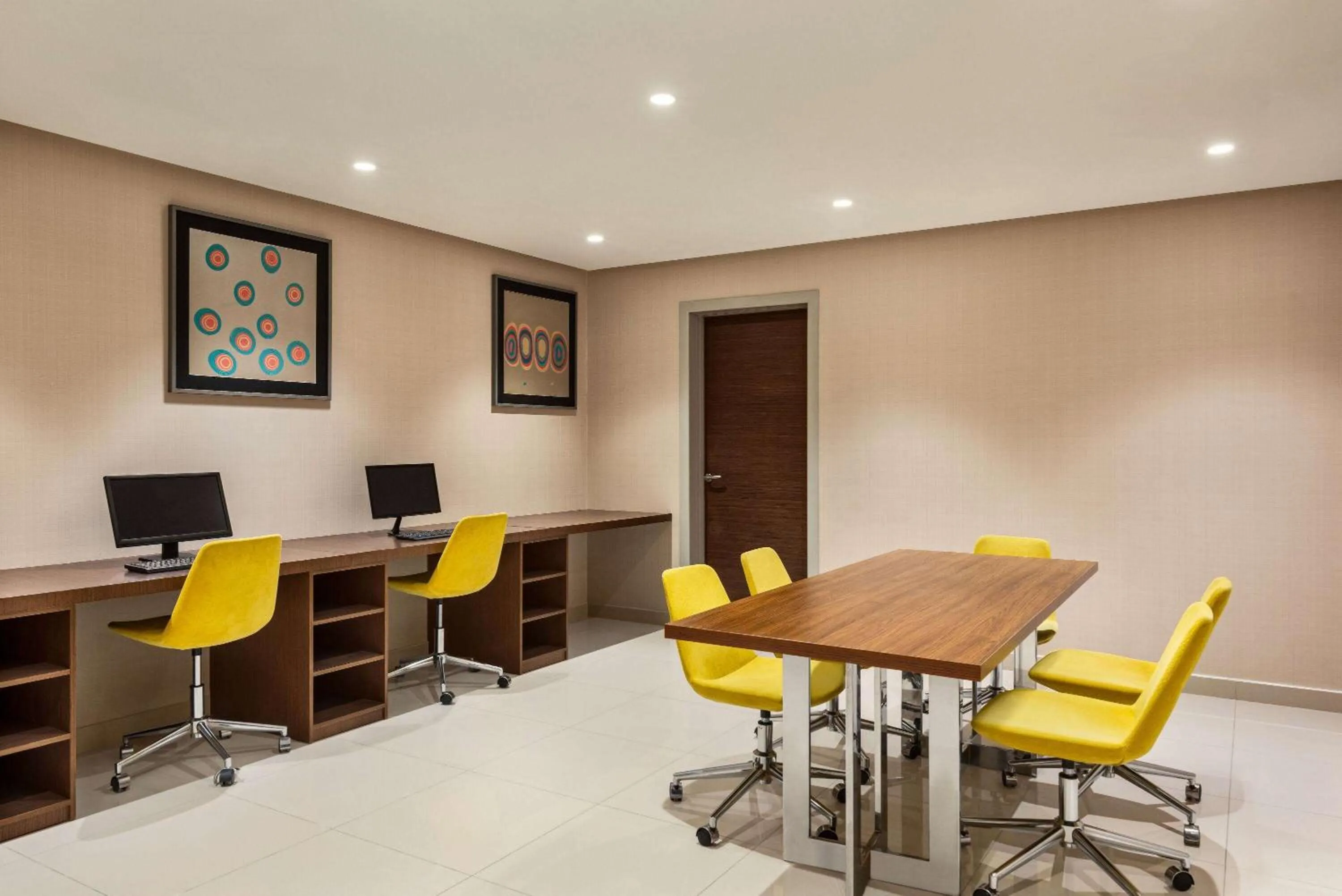 Business facilities in Ramada by Wyndham Makkah Zad Al Tayseer