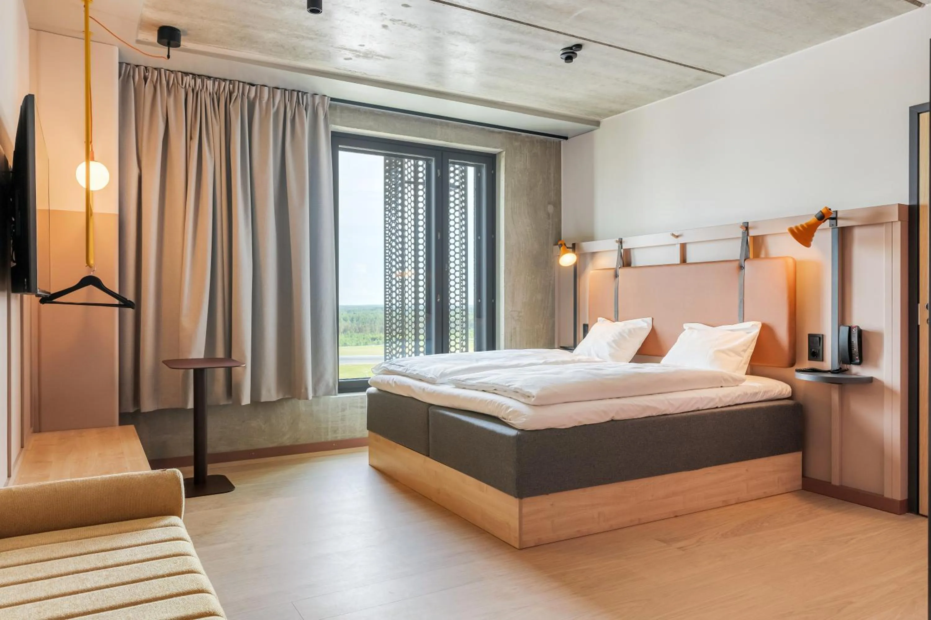 Bed in Comfort Hotel Helsinki Airport