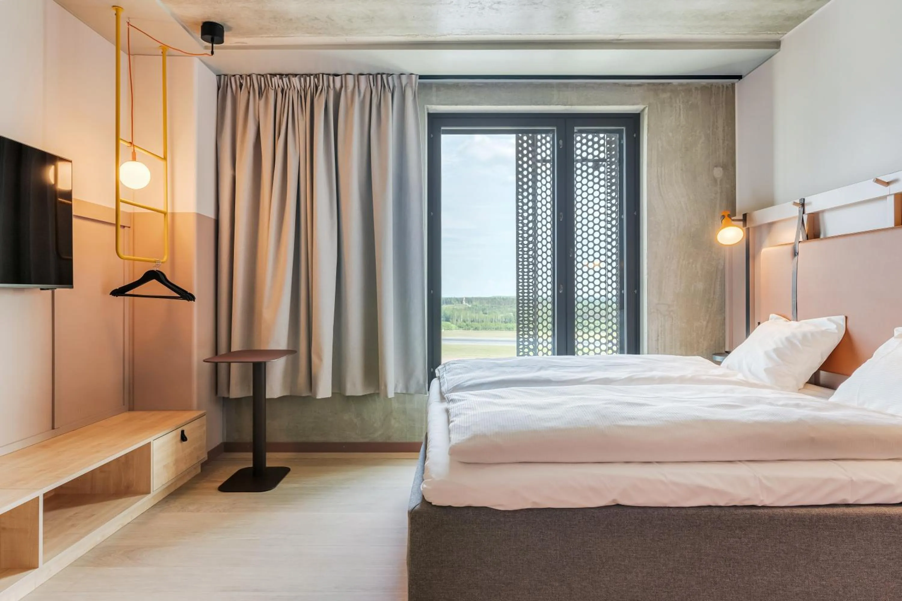 Bed in Comfort Hotel Helsinki Airport