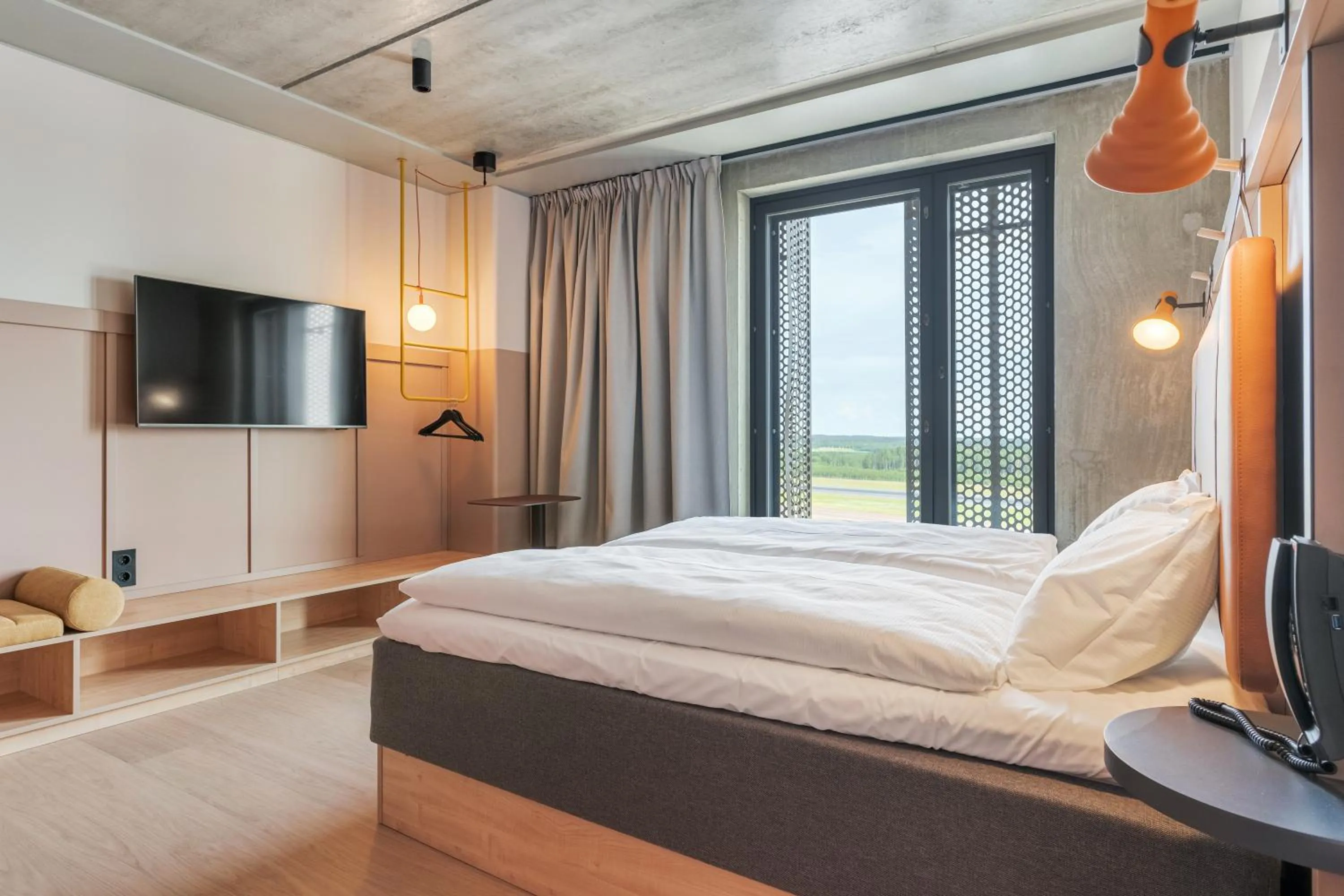 Bed in Comfort Hotel Helsinki Airport