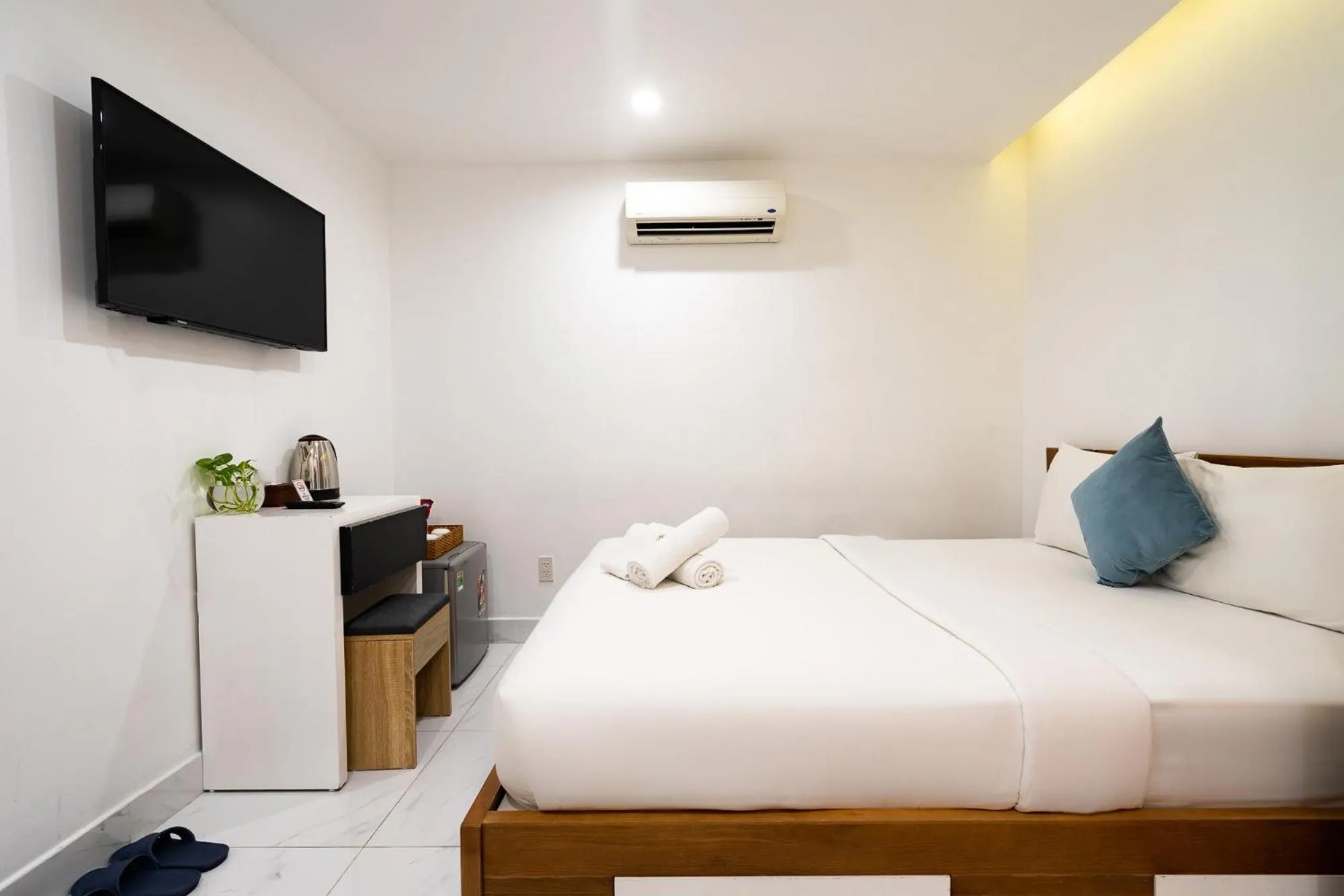 Photo of the whole room, Bed in Adventure Hotel