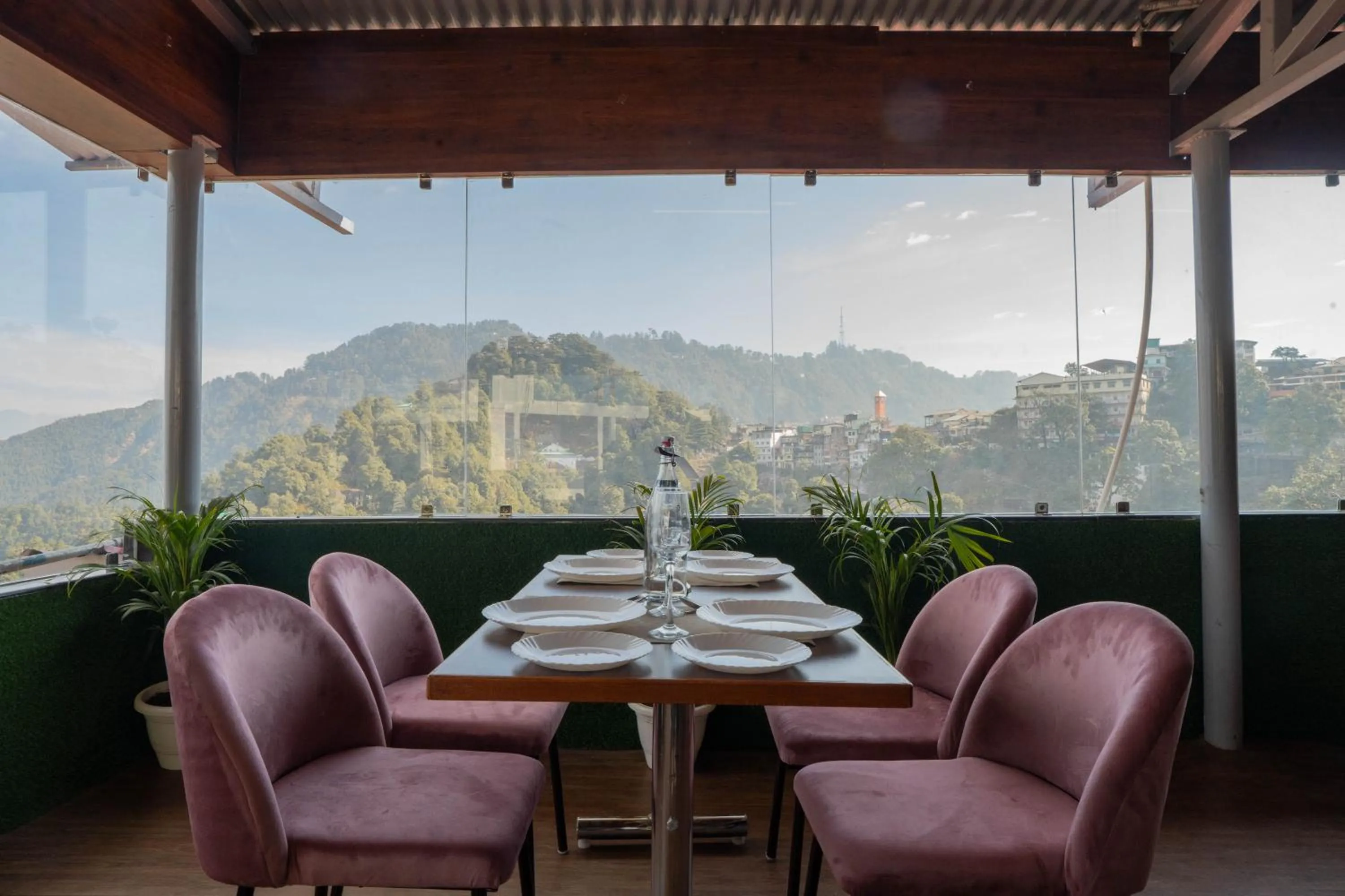 Day in Super Hotel by Perfectstayz Mall Road