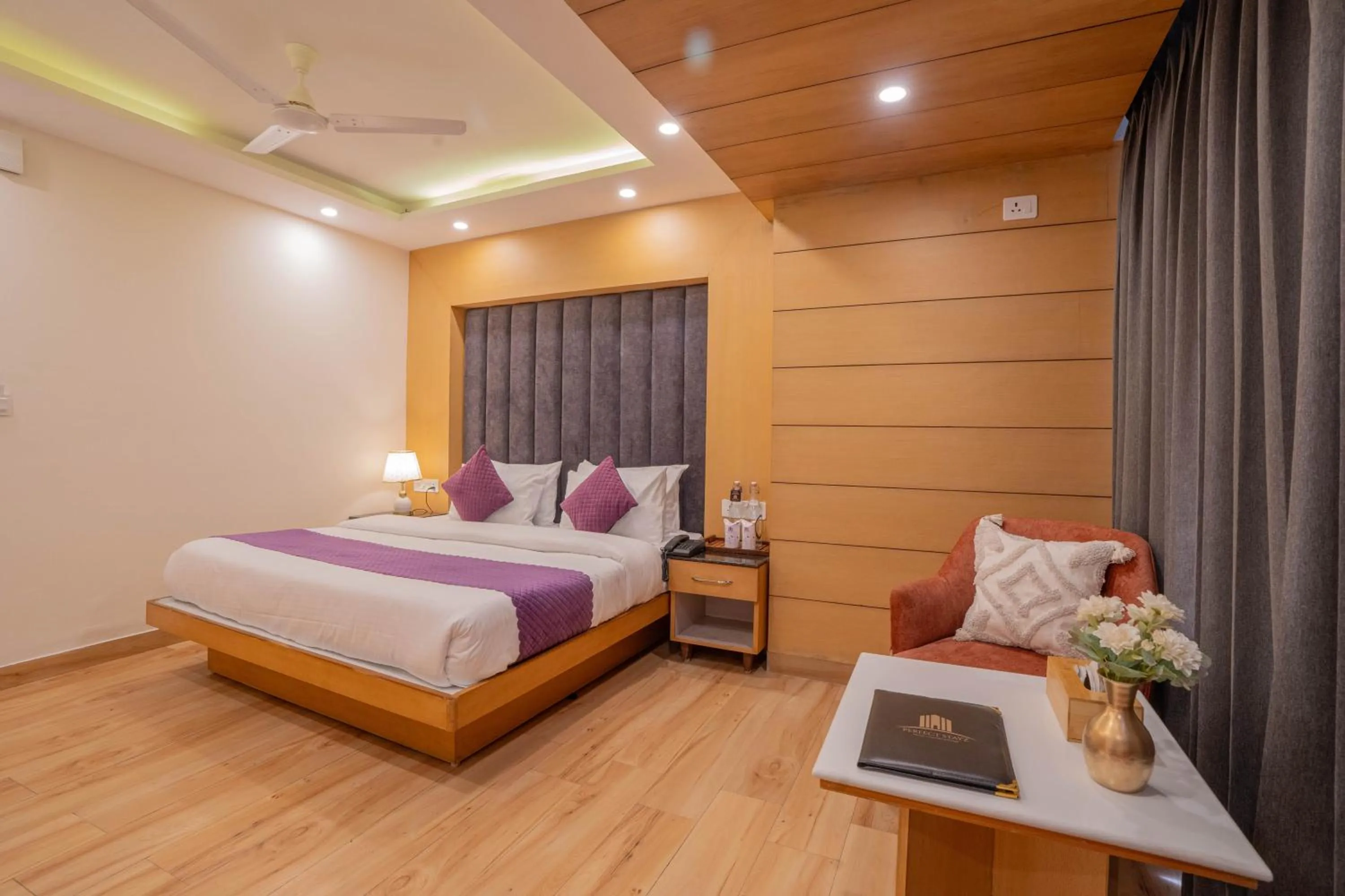Bed in Super Hotel by Perfectstayz Mall Road