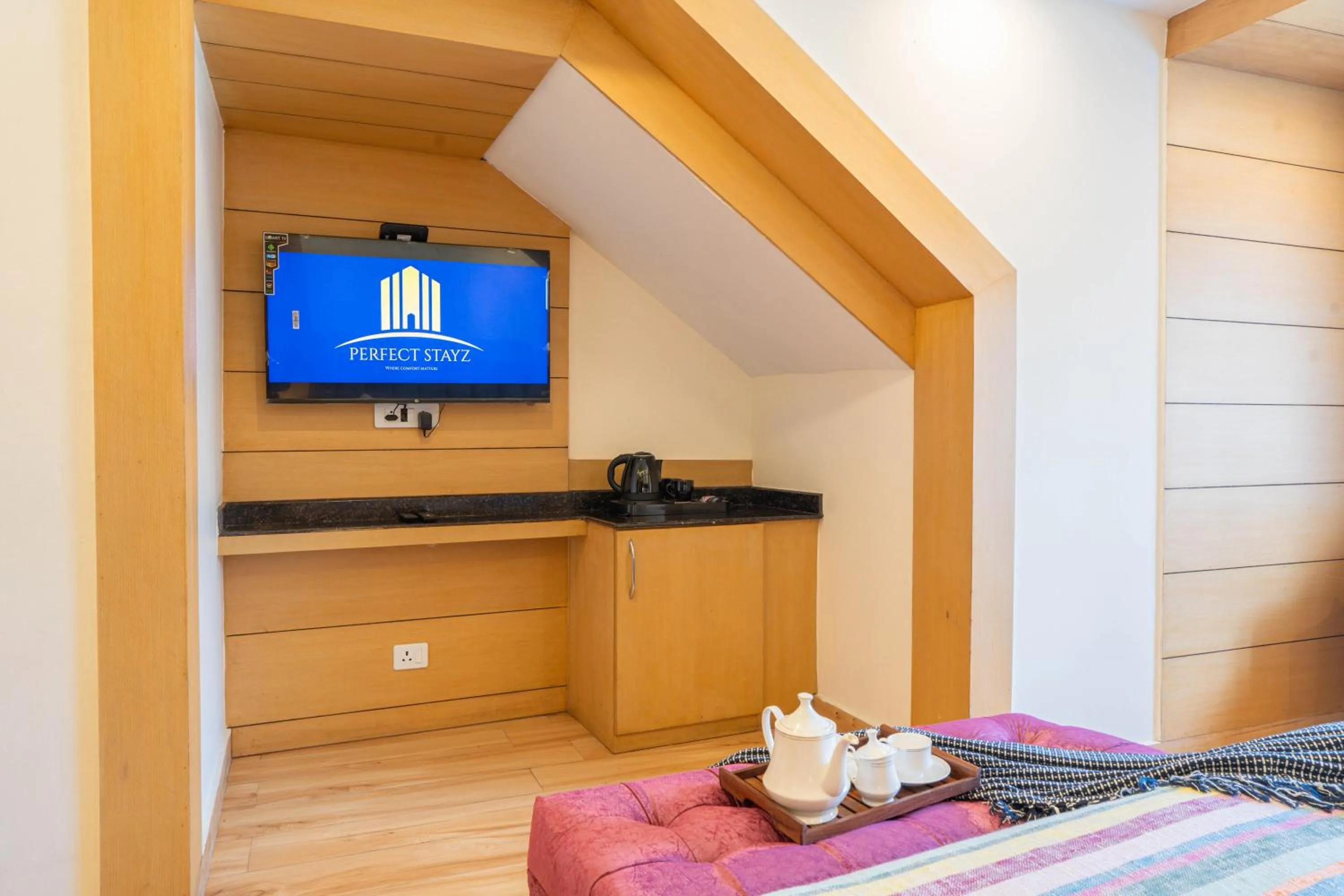 Bed in Super Hotel by Perfectstayz Mall Road