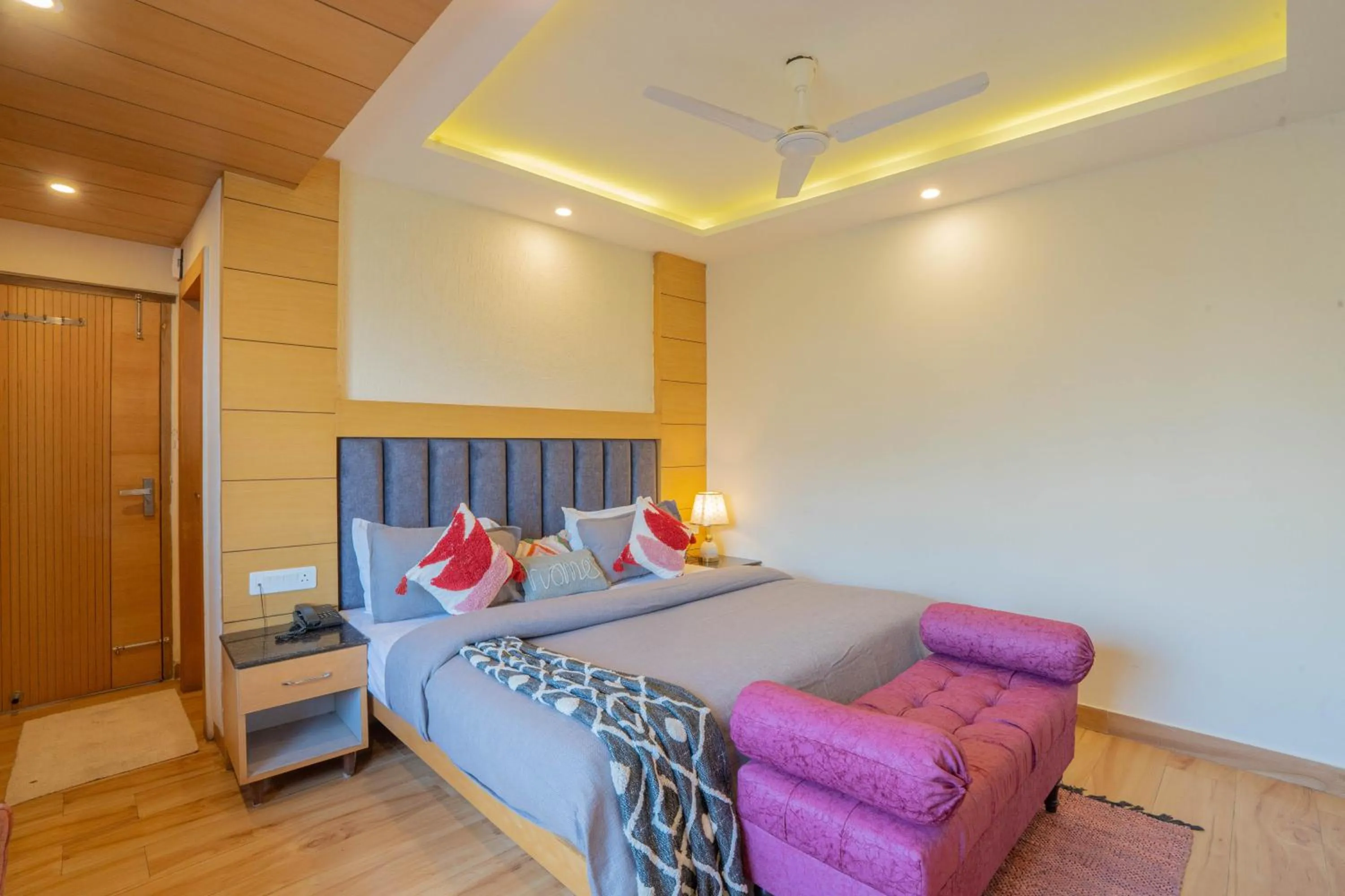 Bed in Super Hotel by Perfectstayz Mall Road