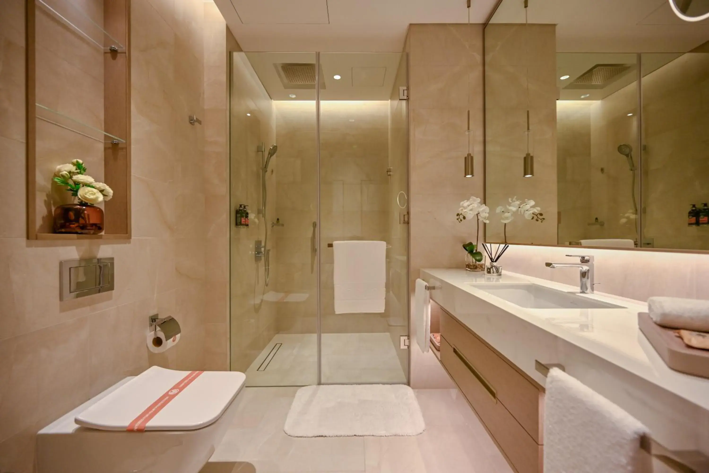 Panoramic Bay View Suite - Twin Bed in Onyx Rotana Panoramic Bay View Suite - Twin Bed in Onyx Rotana