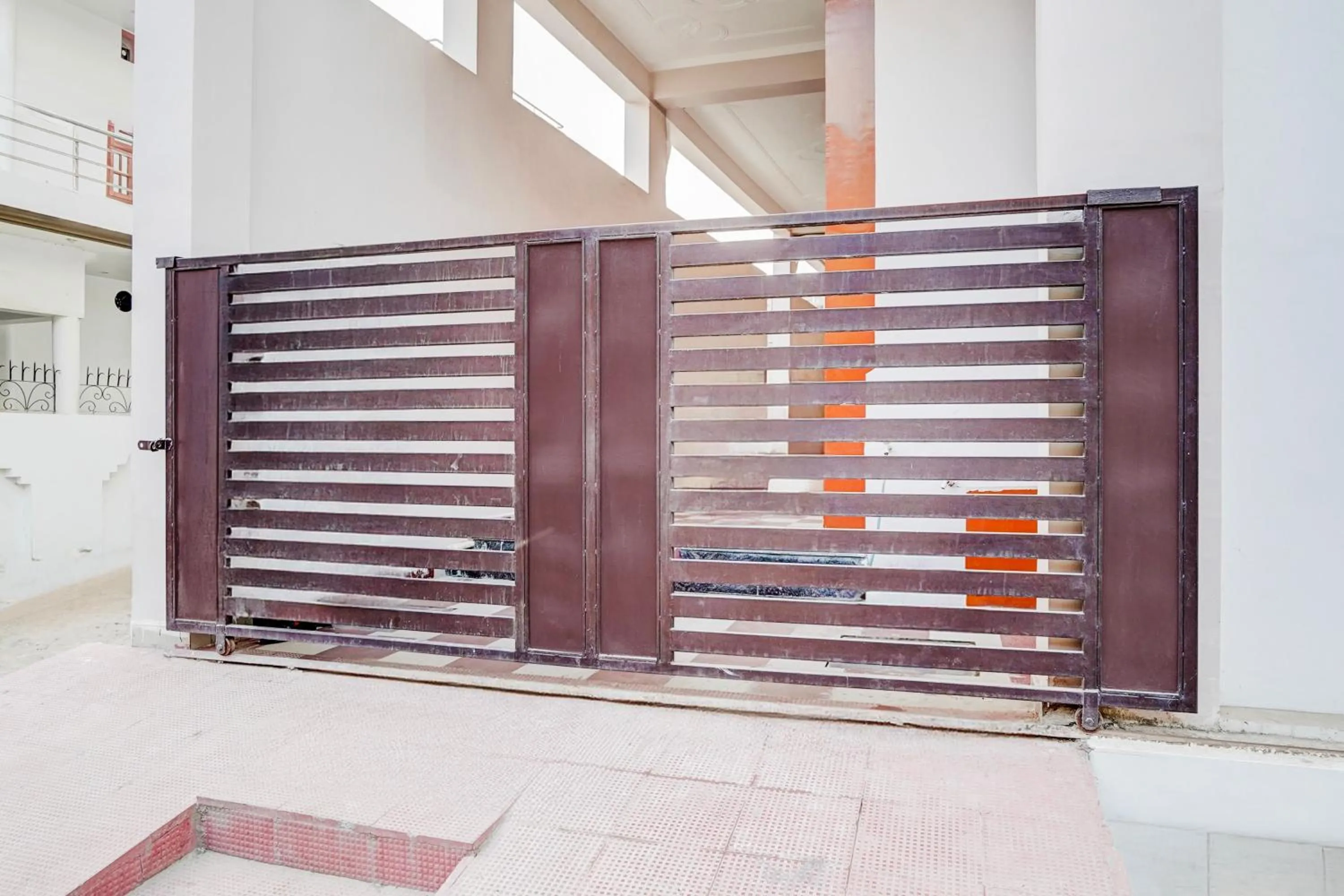 Facade/entrance in Super Townhouse Faizabad Road Opp BBD University