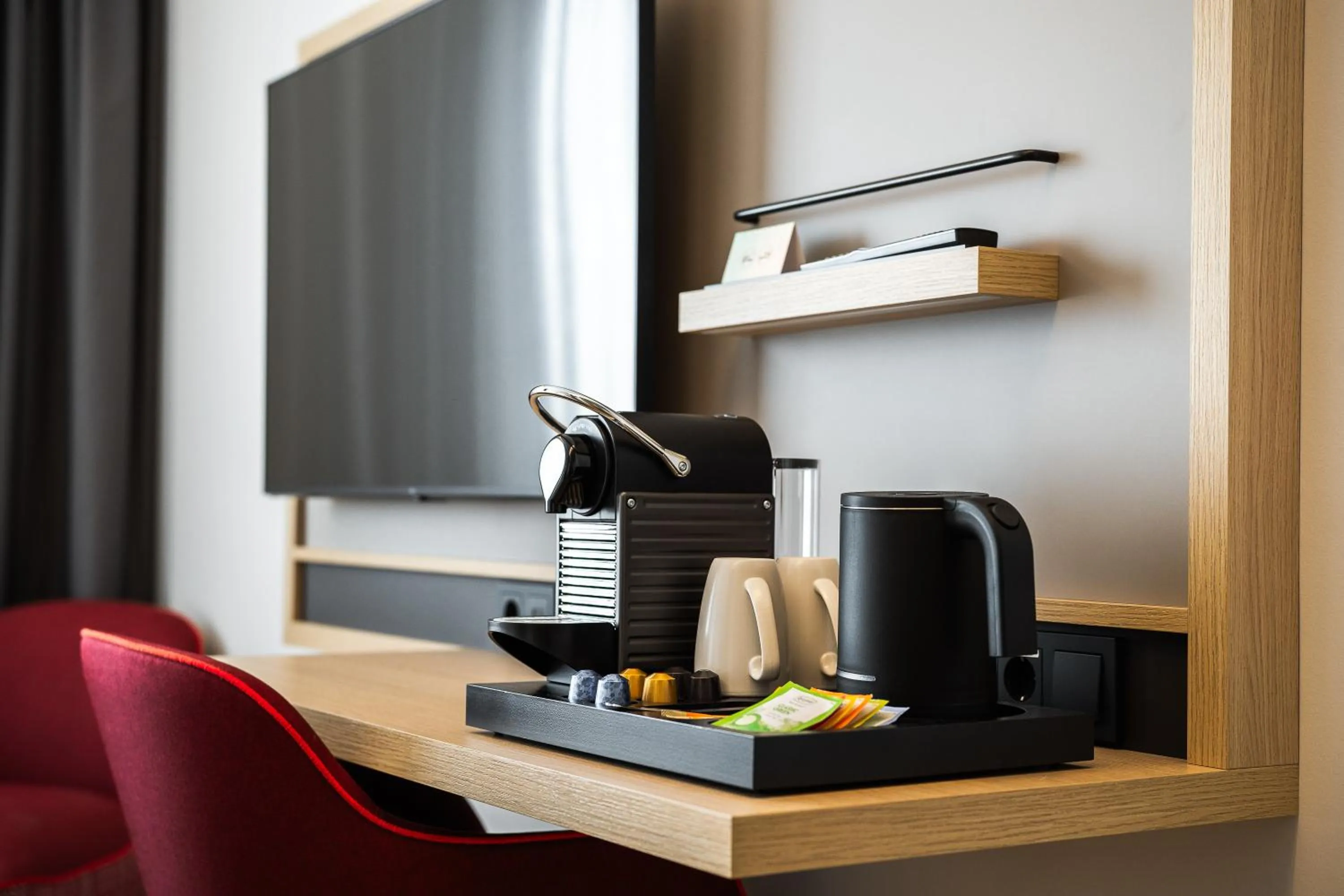 Coffee/tea facilities in IntercityHotel Leiden