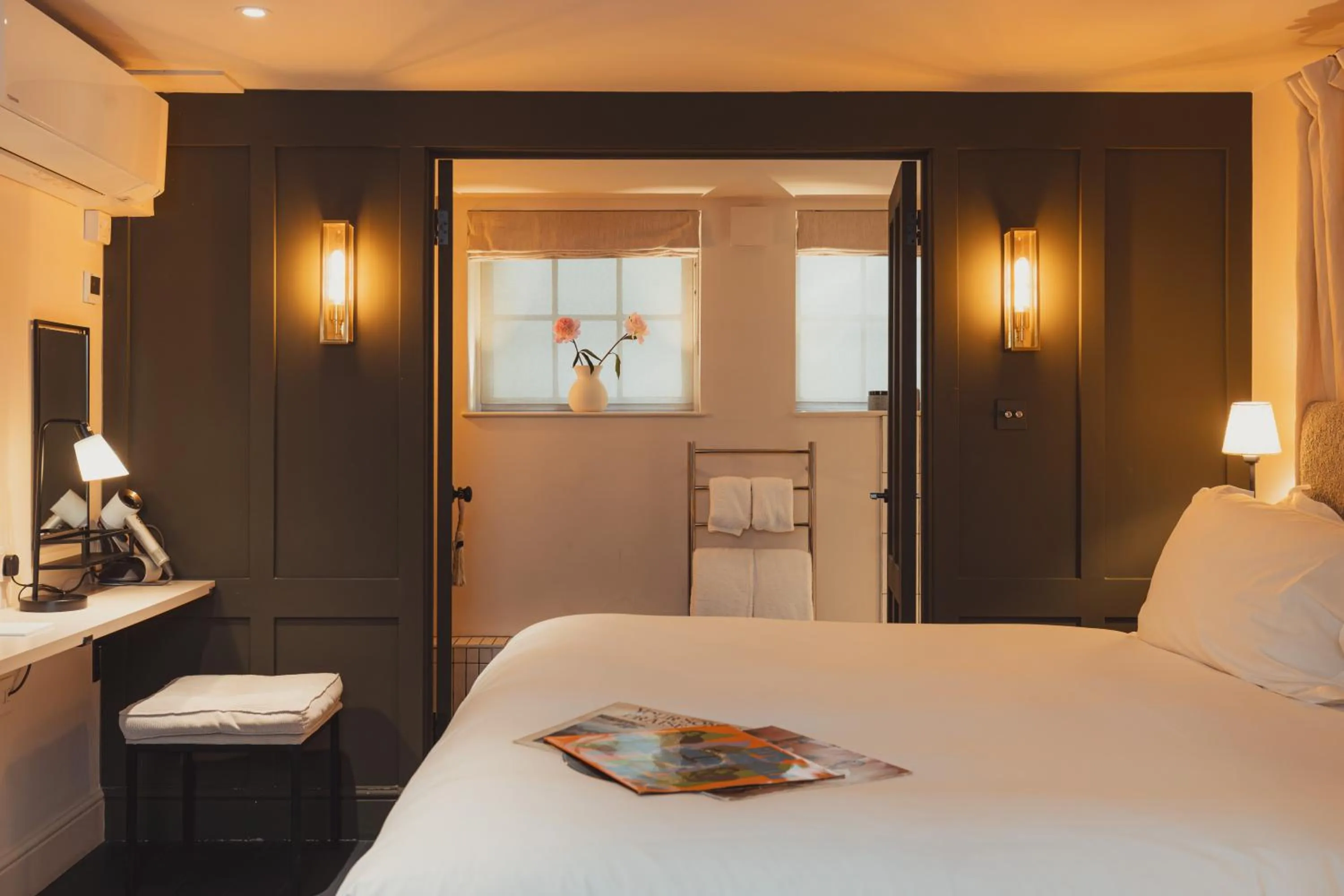 Bed in No 15 by GuestHouse, Bath