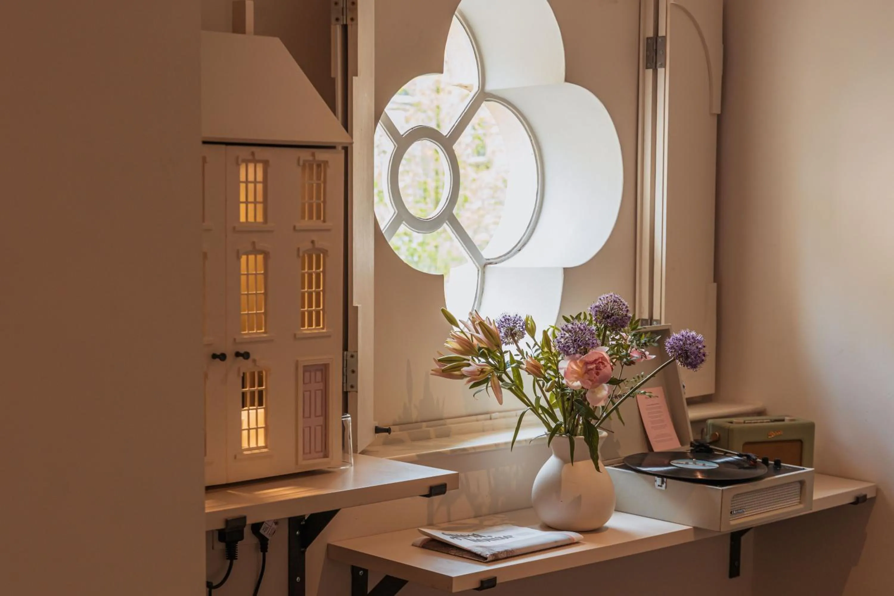 Bedroom in No 15 by GuestHouse, Bath