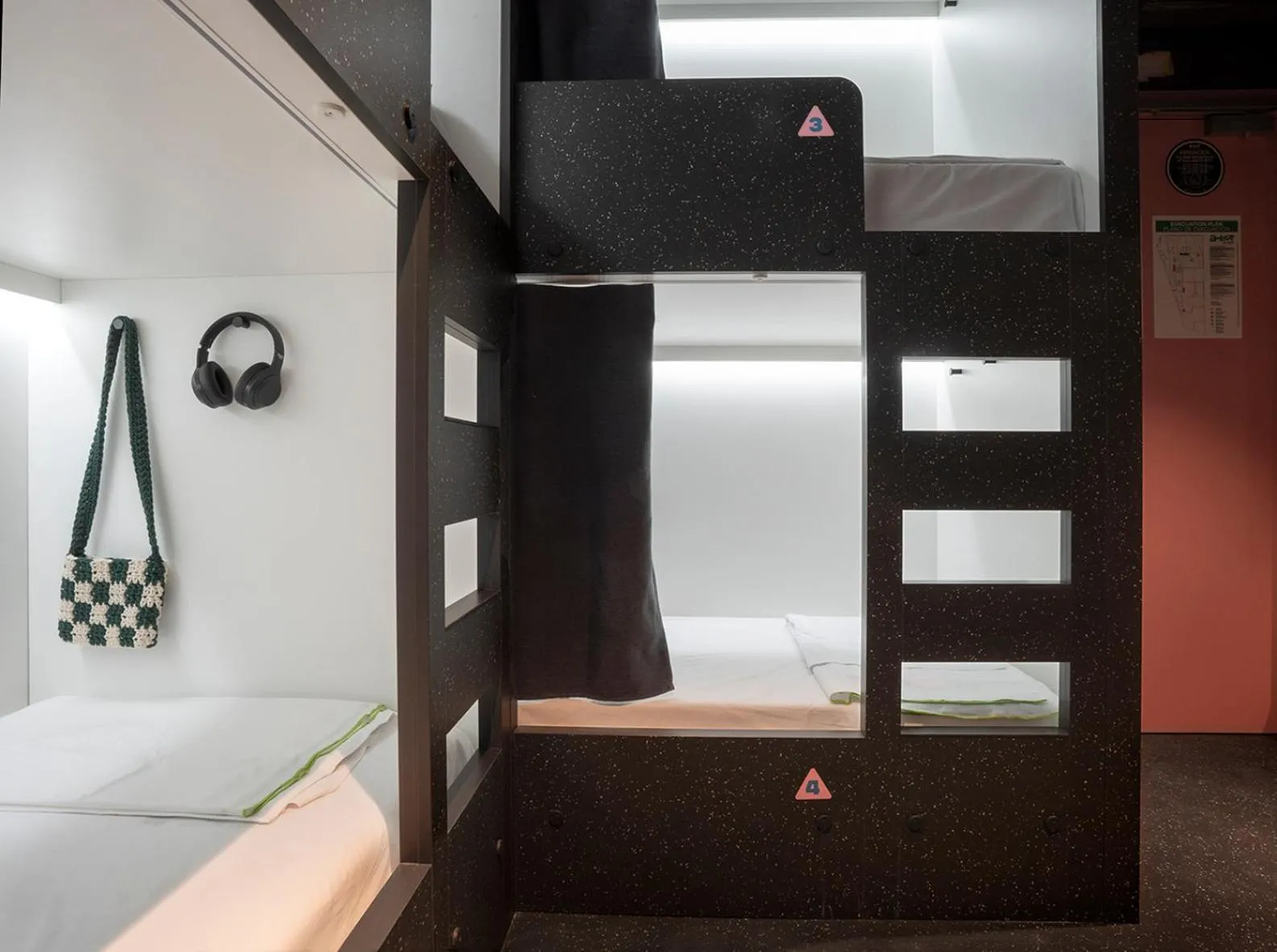 Bed in AMISTAT City Hostel Barcelona