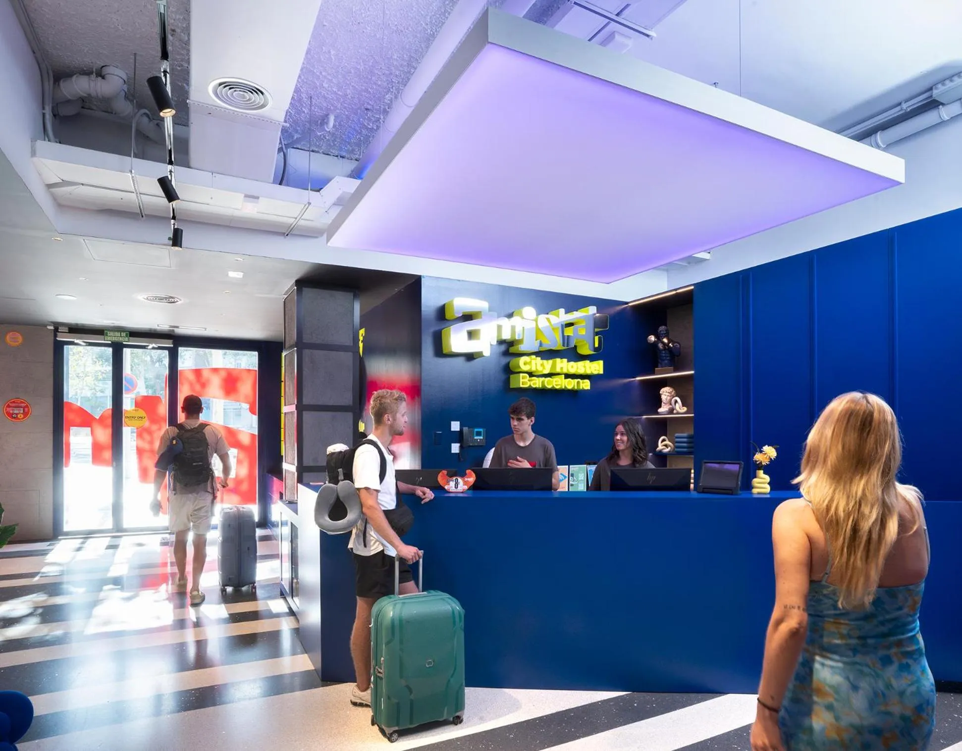 Lobby or reception in AMISTAT City Hostel Barcelona