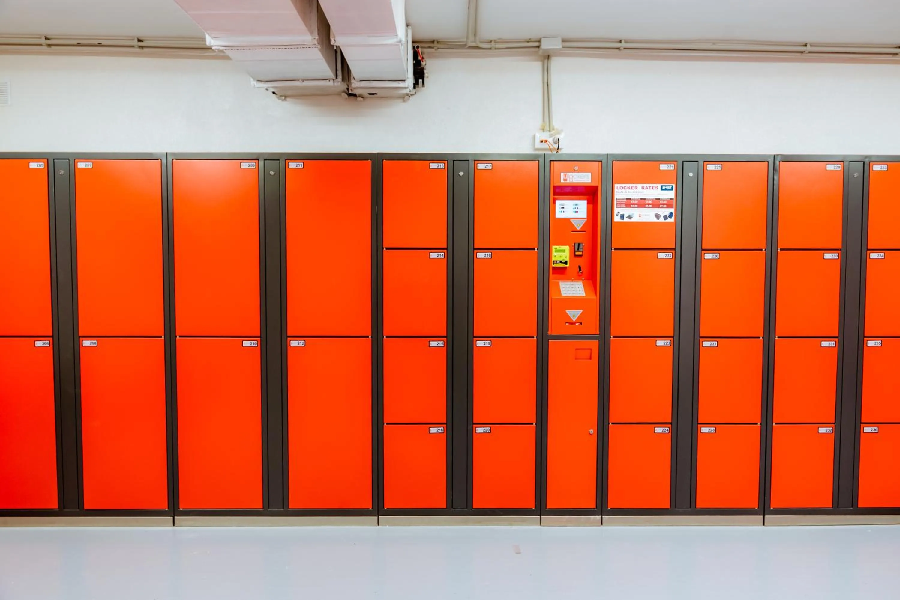 microwave in AMISTAT City Hostel Barcelona