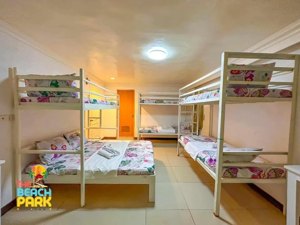 Bed in The Beach Park Hadsan