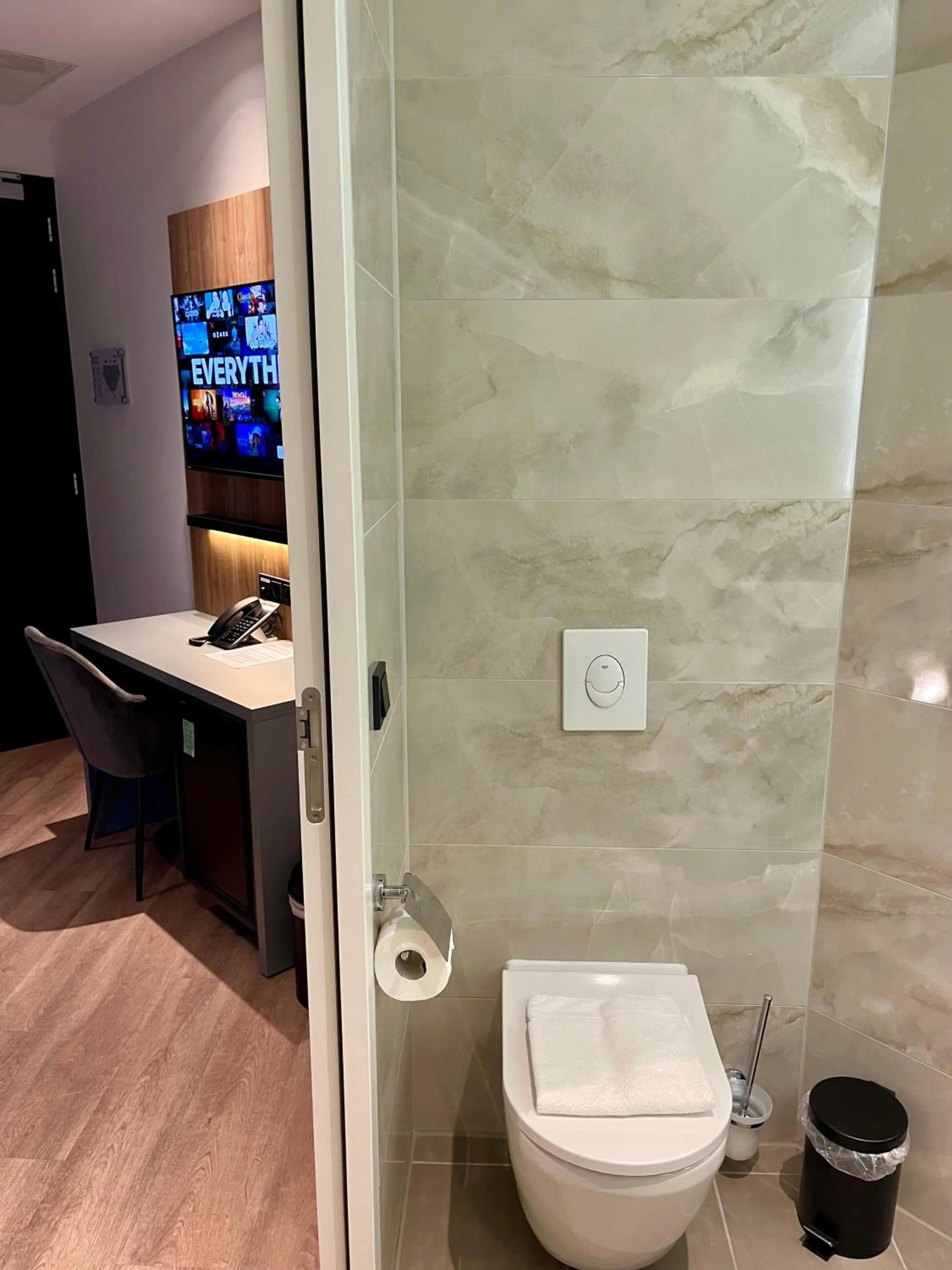 Toilet in OZO Hotels Antares Airport