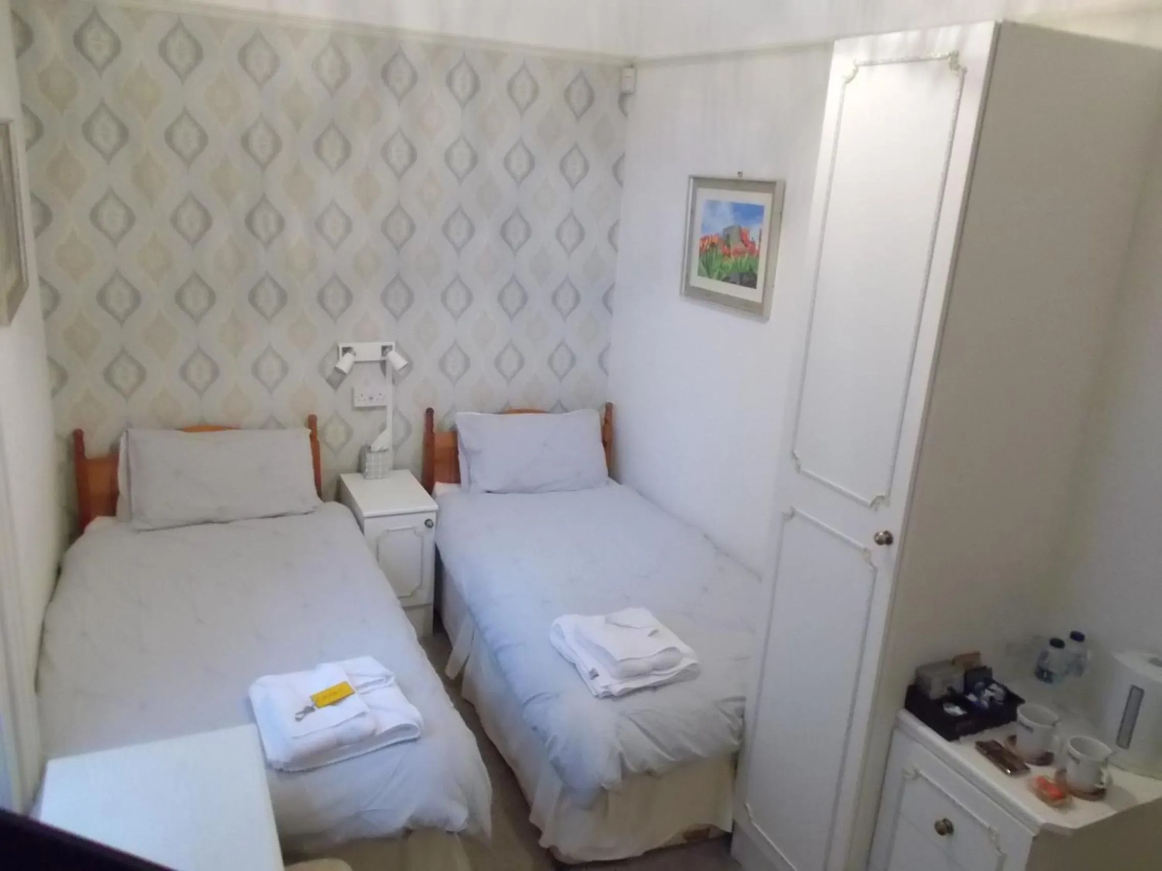 En Suite Twin Room - single occupancy in The Beaumont