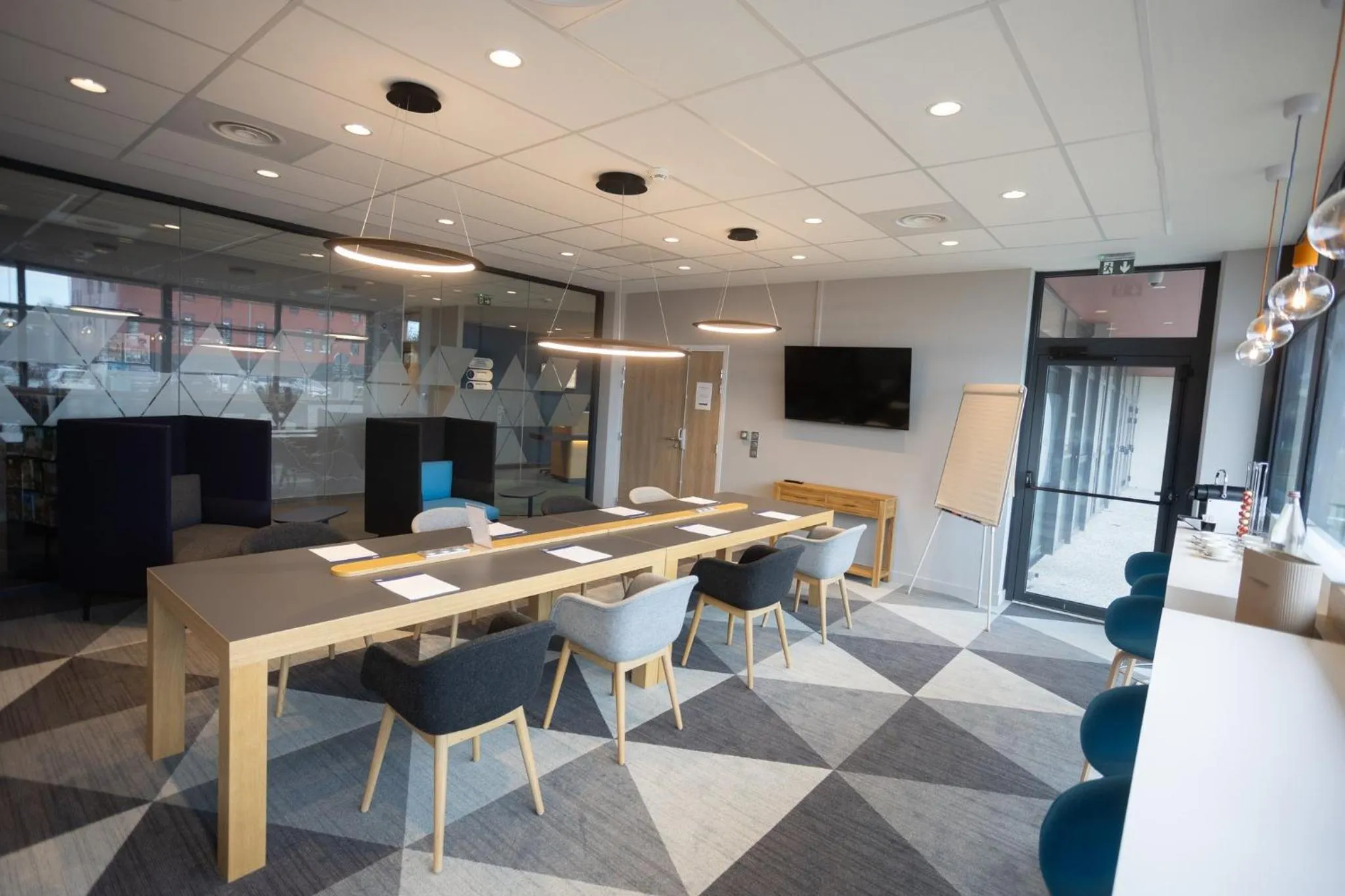 Meeting/conference room in Holiday Inn Express Caen Epron by IHG