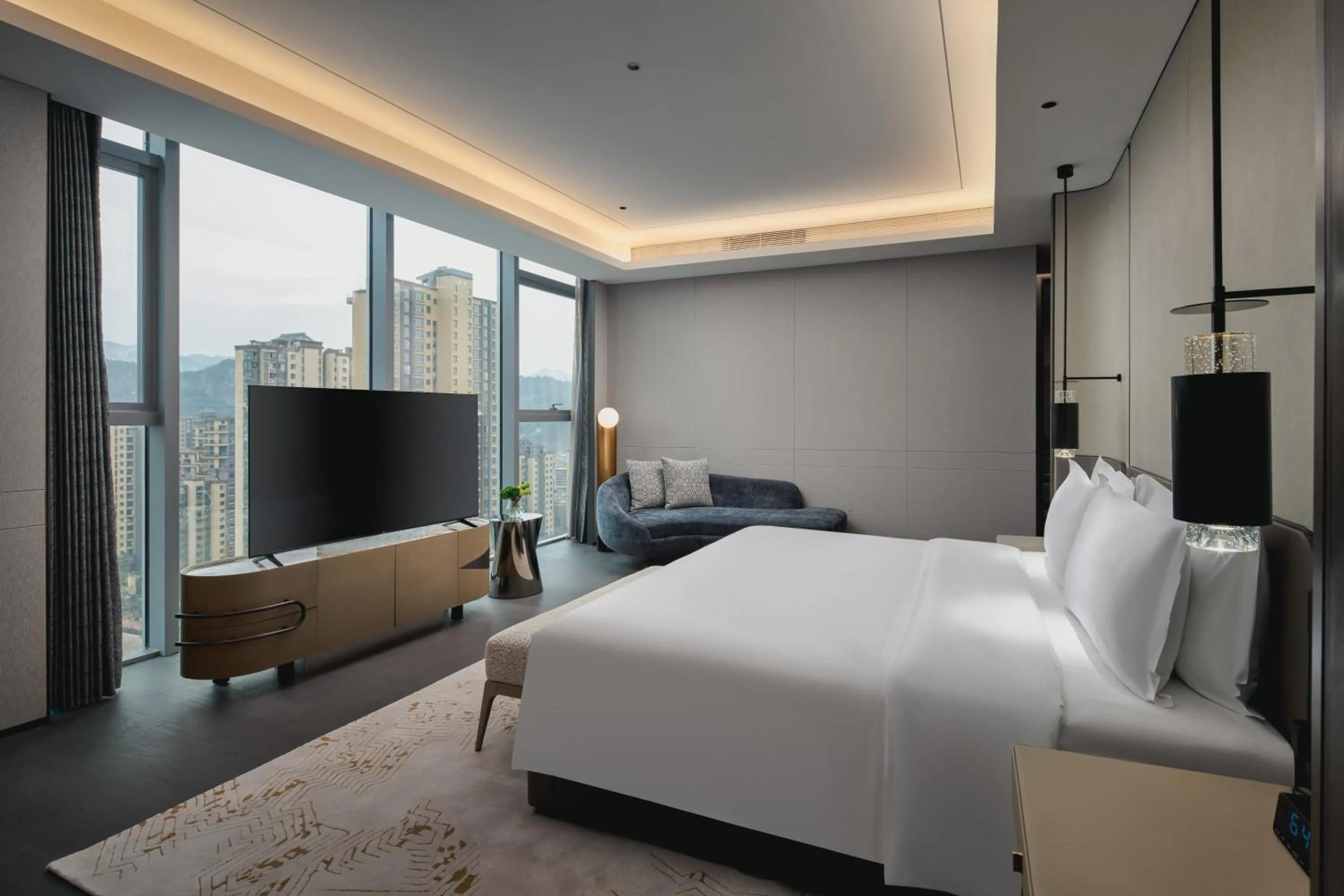 Communal lounge/ TV room in Crowne Plaza Shangluo, an IHG Hotel