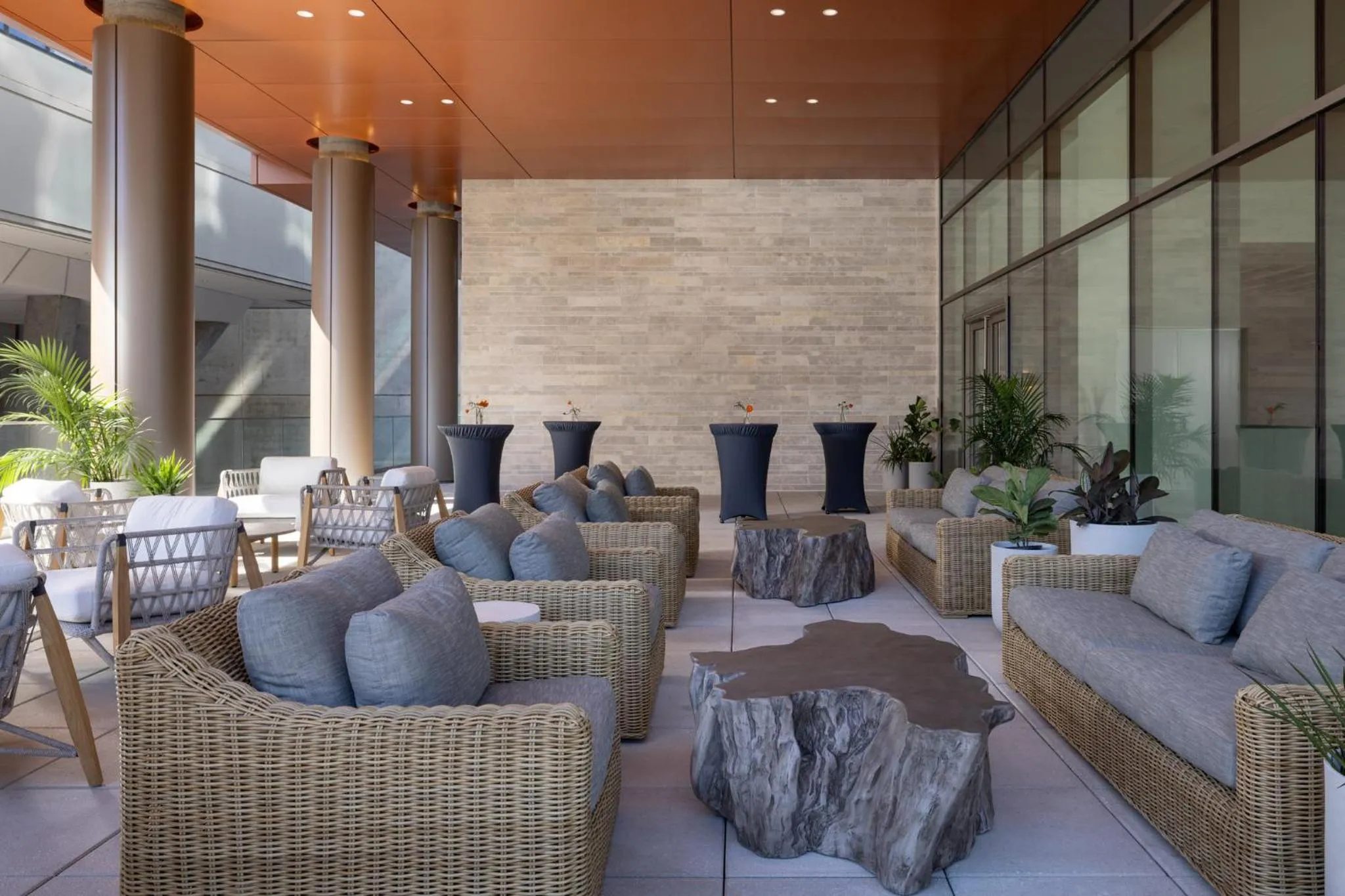 Restaurant/places to eat in Kimpton Claret Hotel by IHG