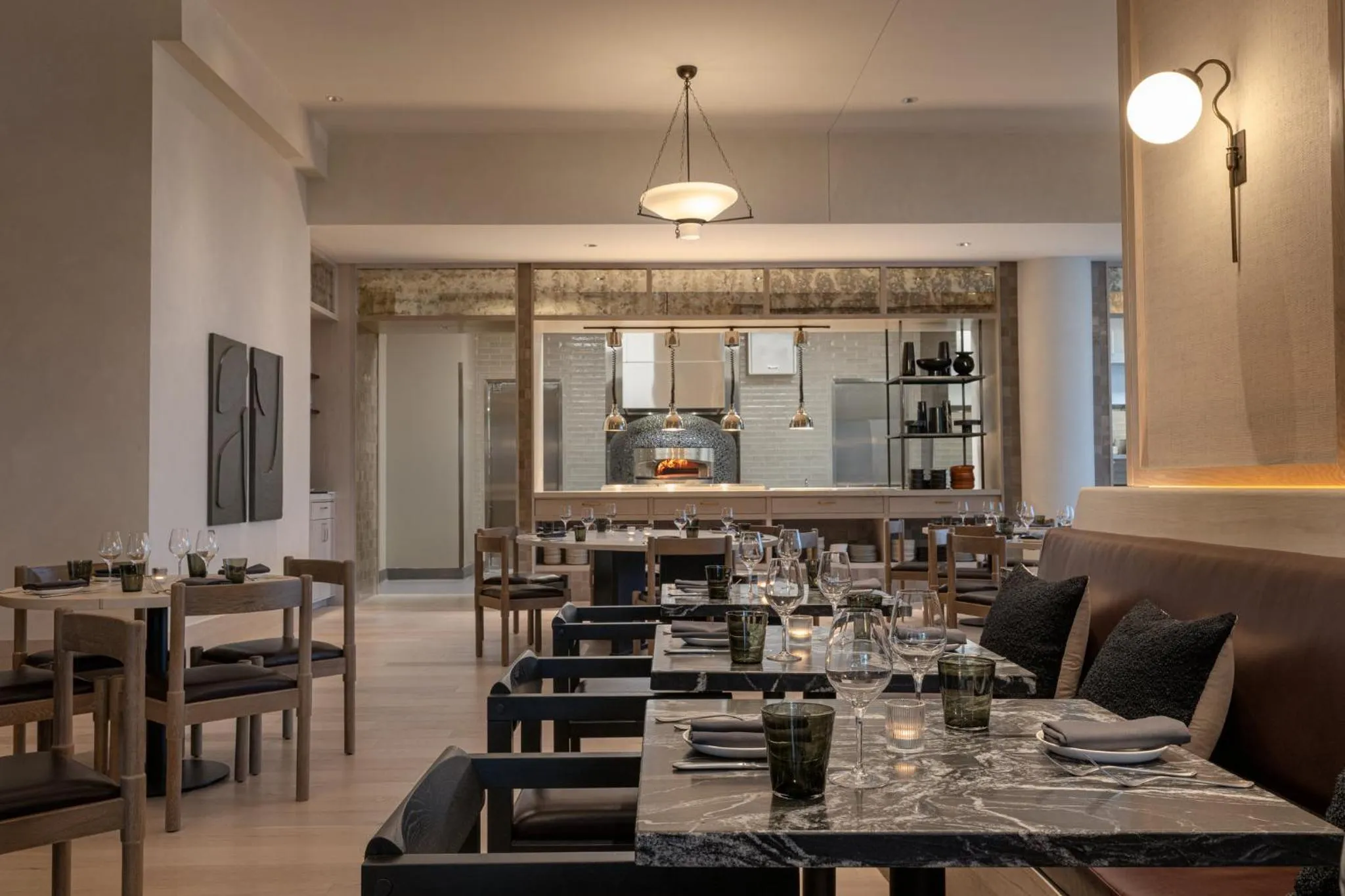 Restaurant/places to eat in Kimpton Claret Hotel by IHG