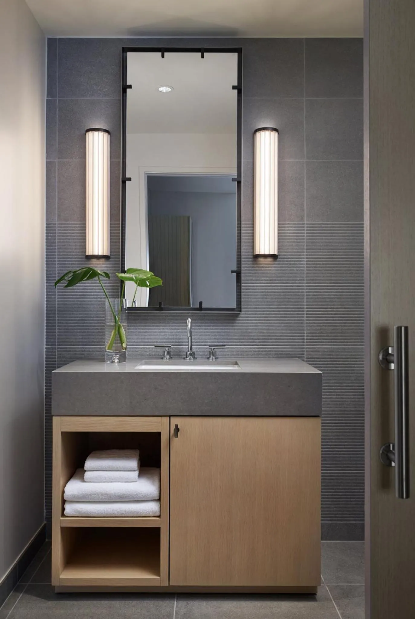 Photo of the whole room in Kimpton Claret Hotel by IHG