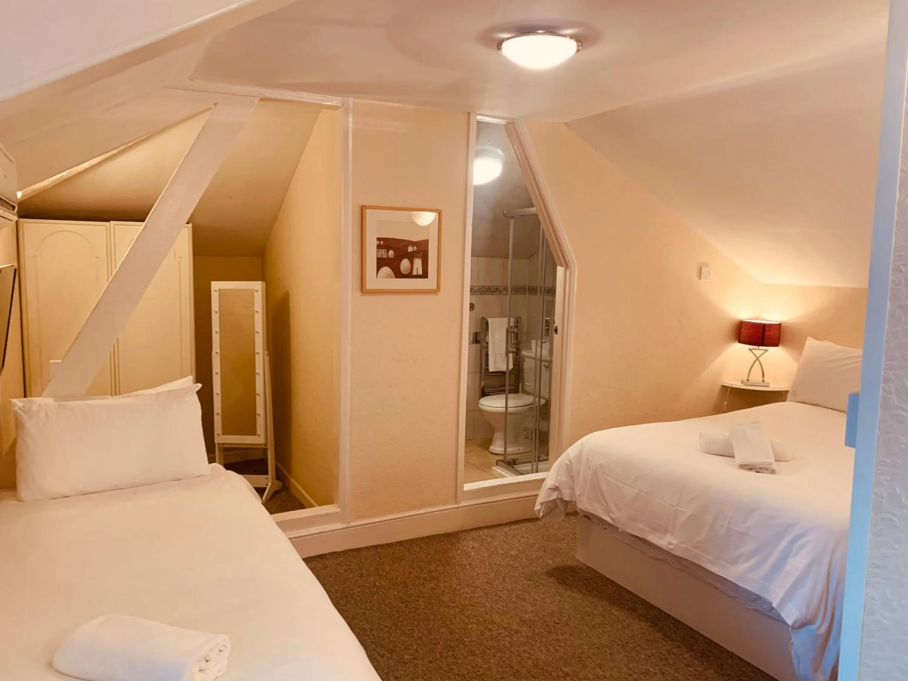 Bedroom, Bed in Preston Hotel