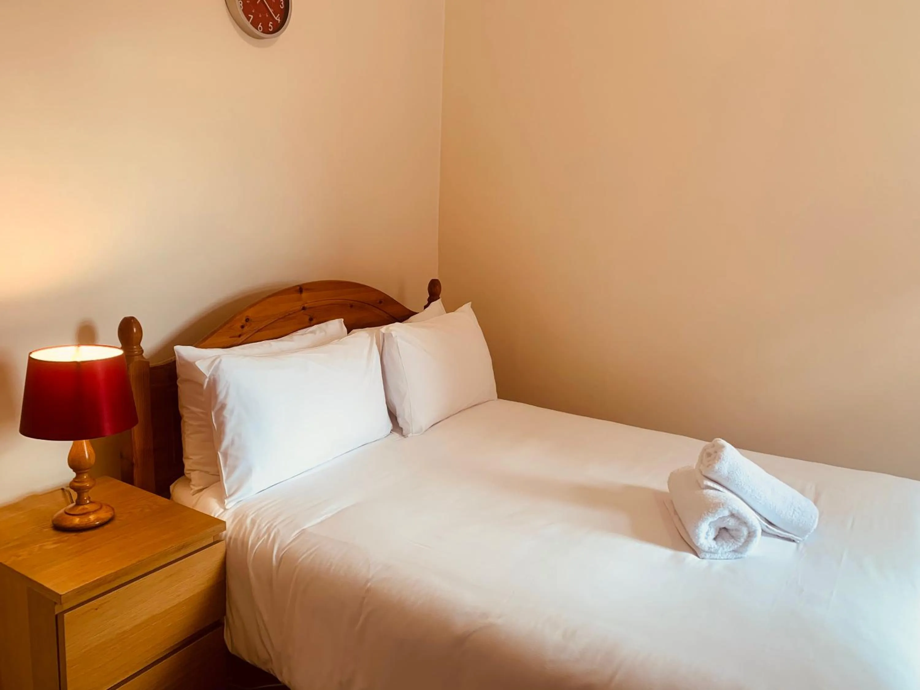 Bedroom, Bed in Preston Hotel