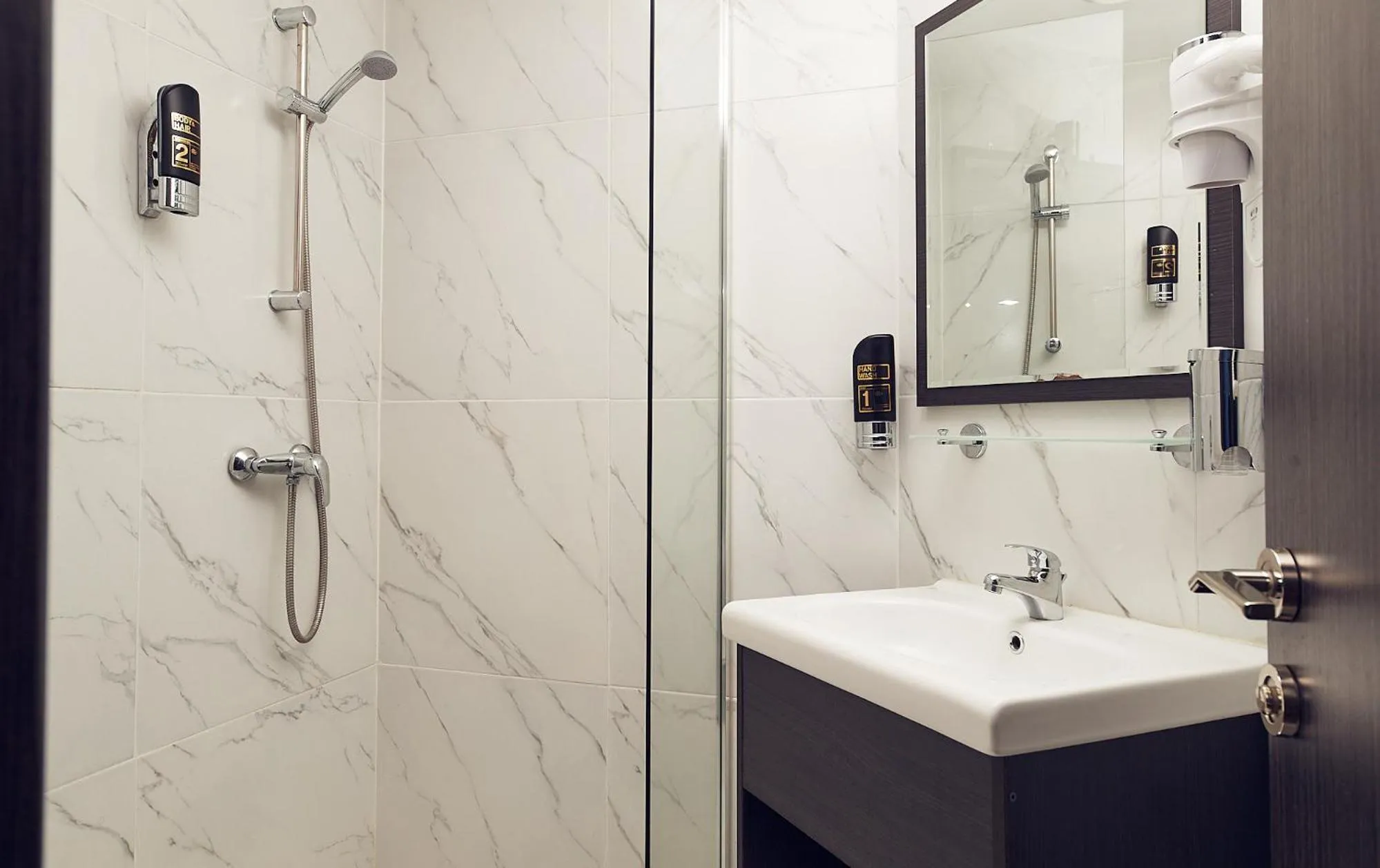 Shower in Belfort Hotel