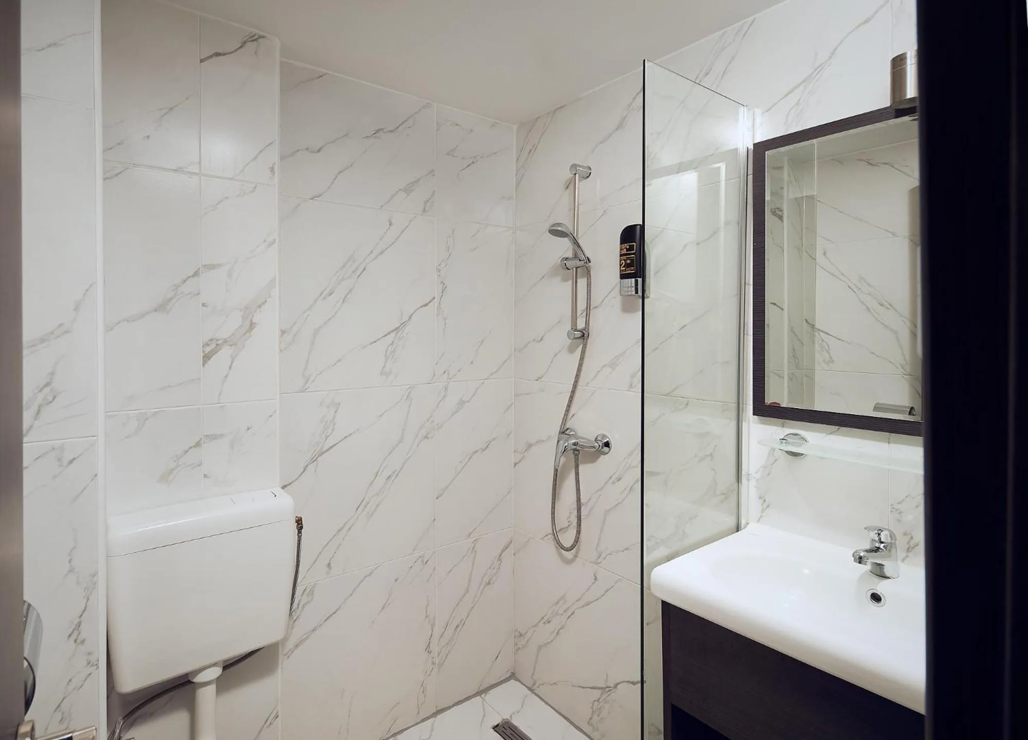 Shower in Belfort Hotel