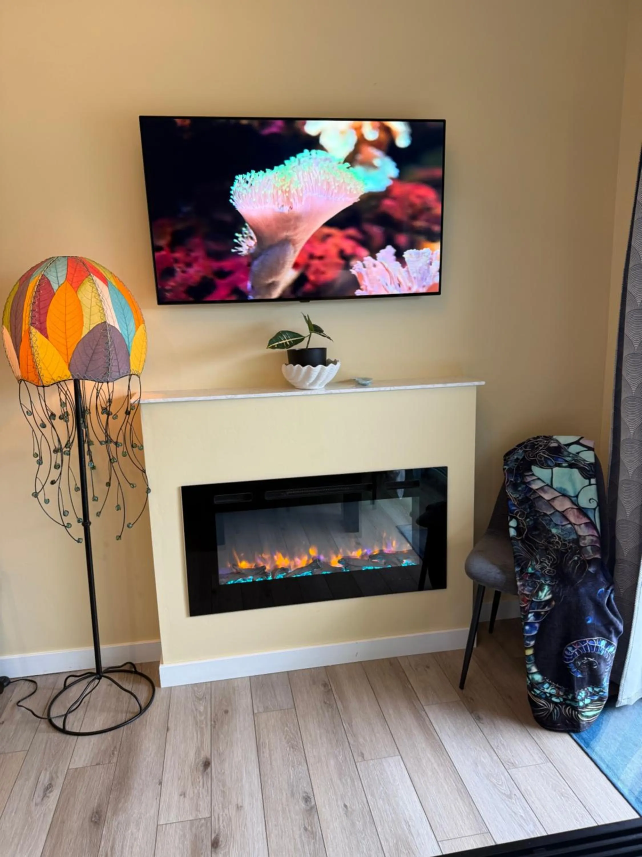 TV and multimedia in HarborWalk Inn