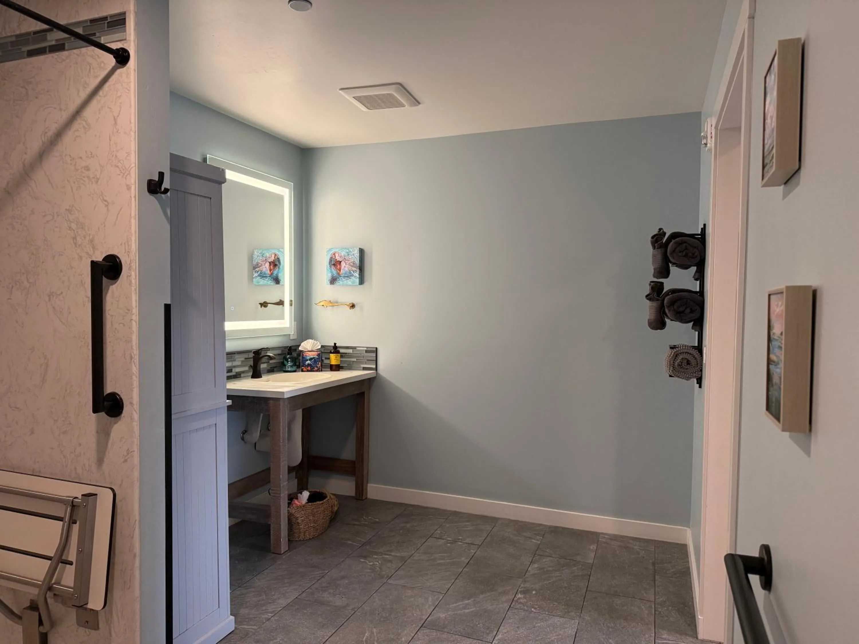 Bathroom in HarborWalk Inn