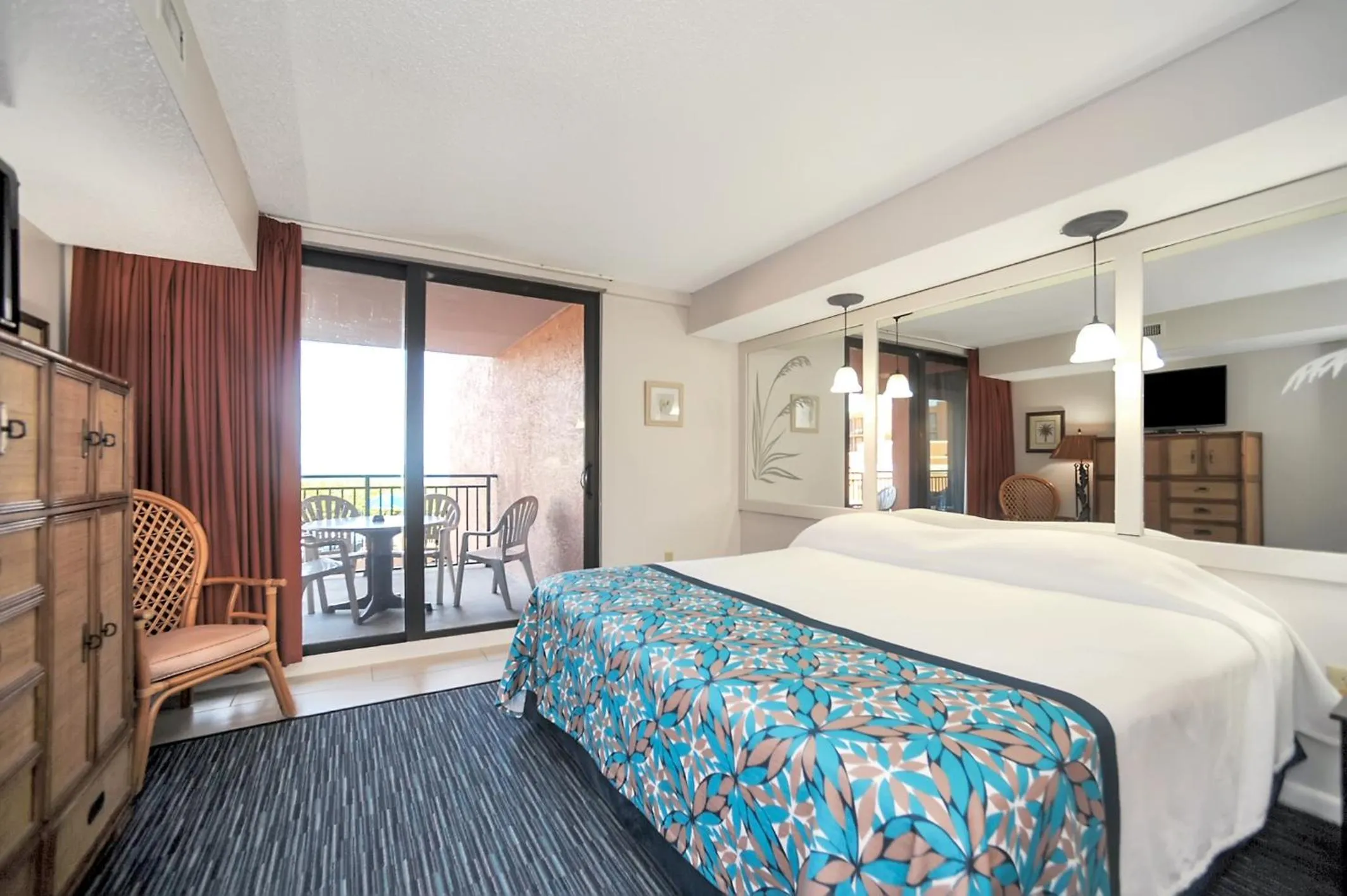 Bedroom, Bed in Oceanique Resort