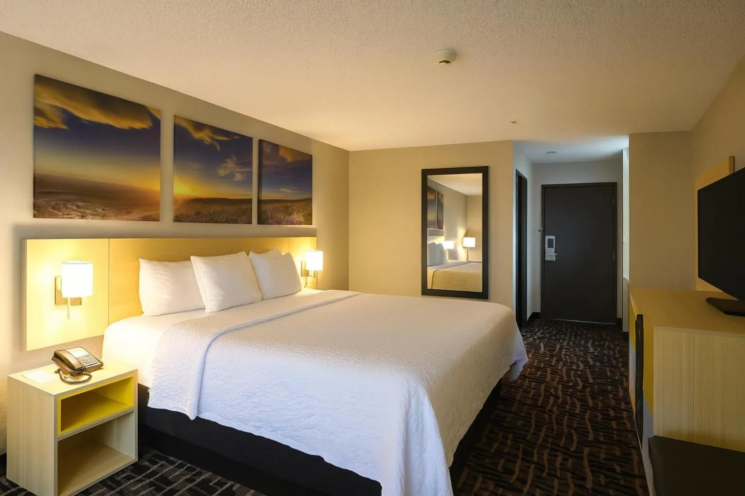 Bed in Days Inn by Wyndham Jackson