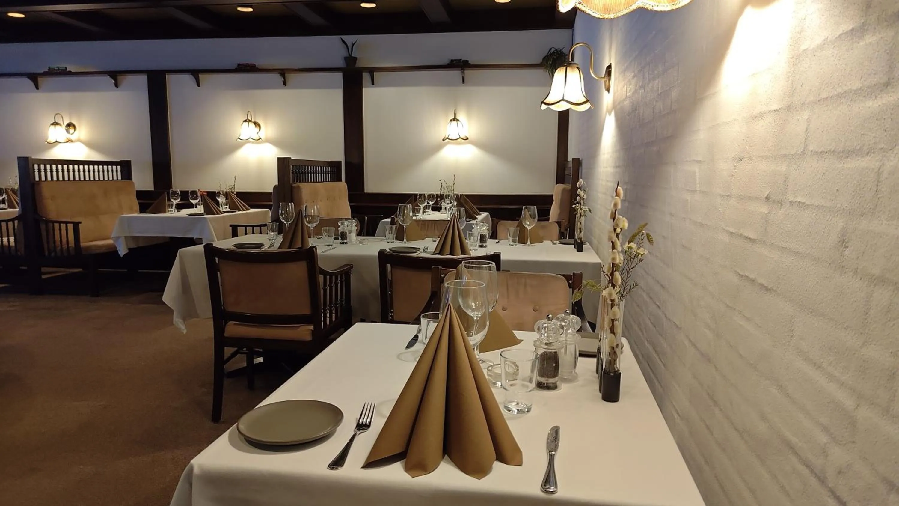 Restaurant/places to eat in Banegaardshotellet