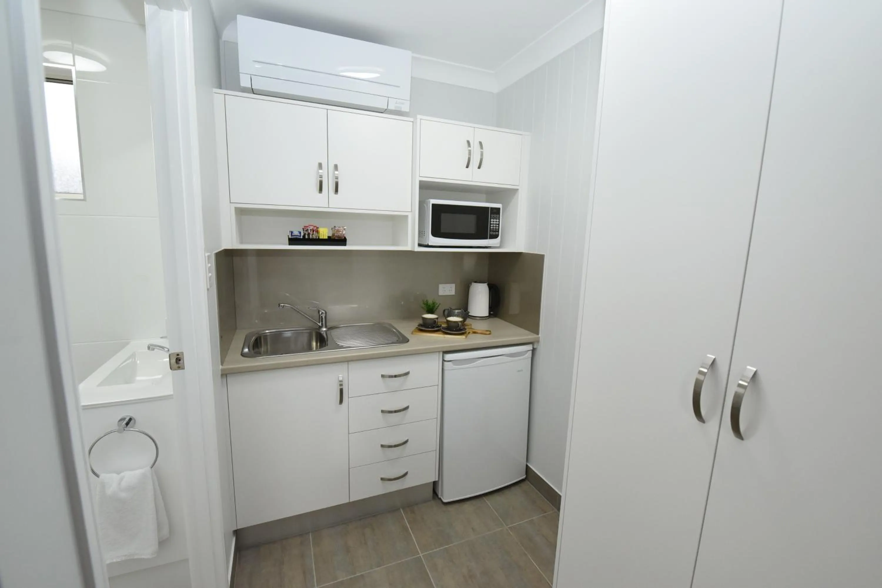 Coffee/tea facilities in Raintree Motel Biloela